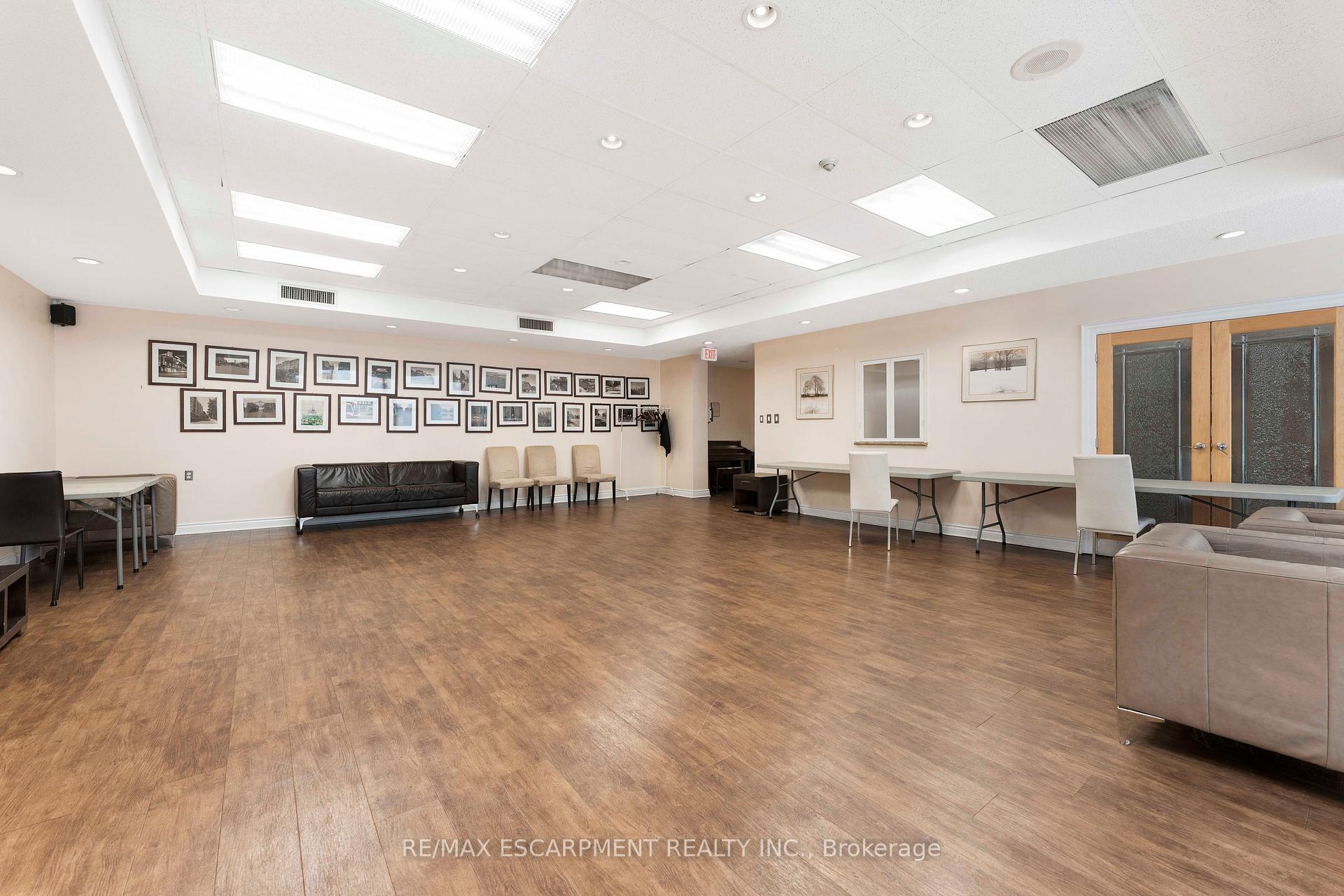3 Bedrooms Condo at 65 Scadding, Toronto For sale