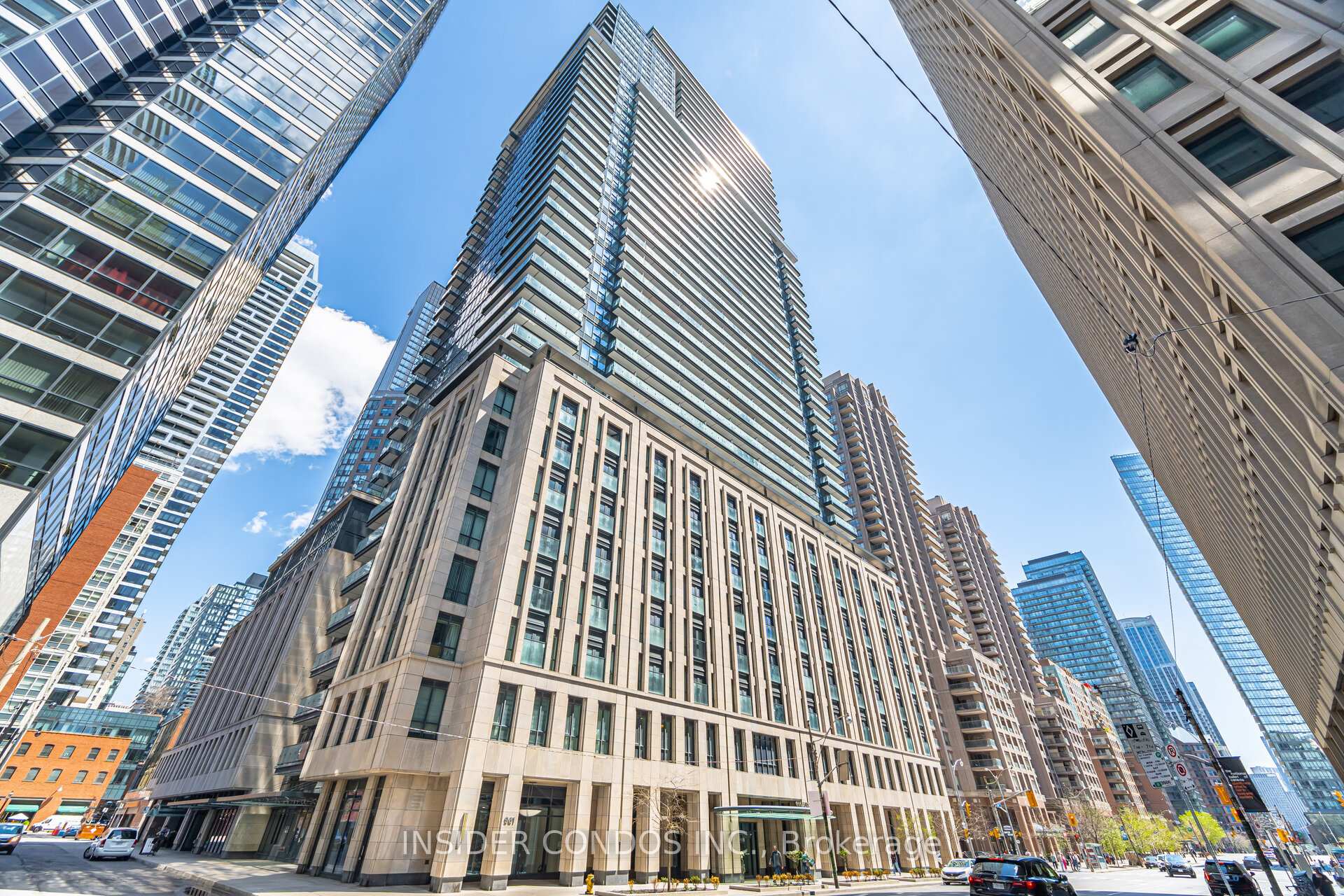 2 Bedrooms Condo at 955 Bay, Toronto For sale