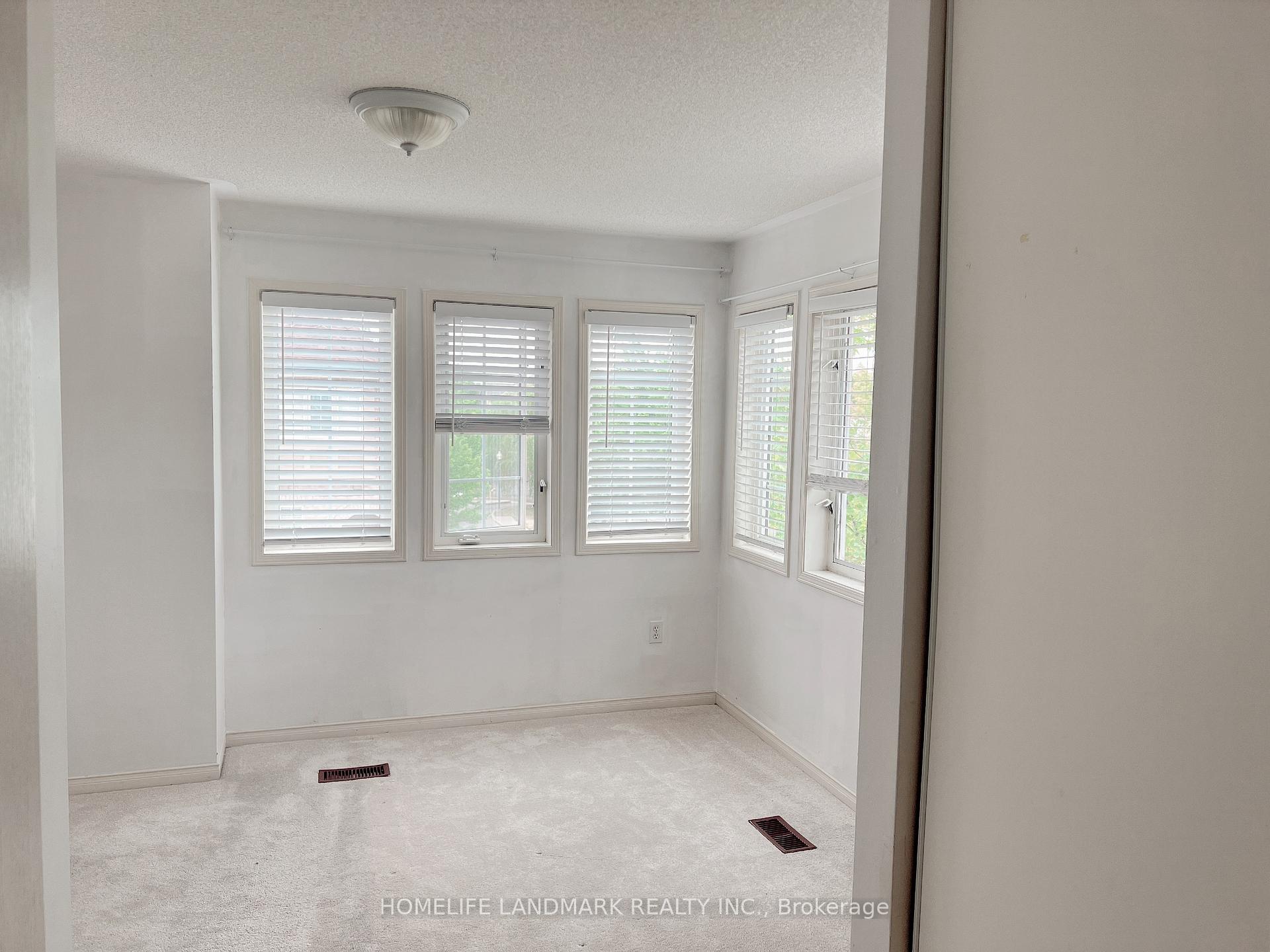 3 Bedrooms Condo at 3020 Cedarglen, Mississauga For sale