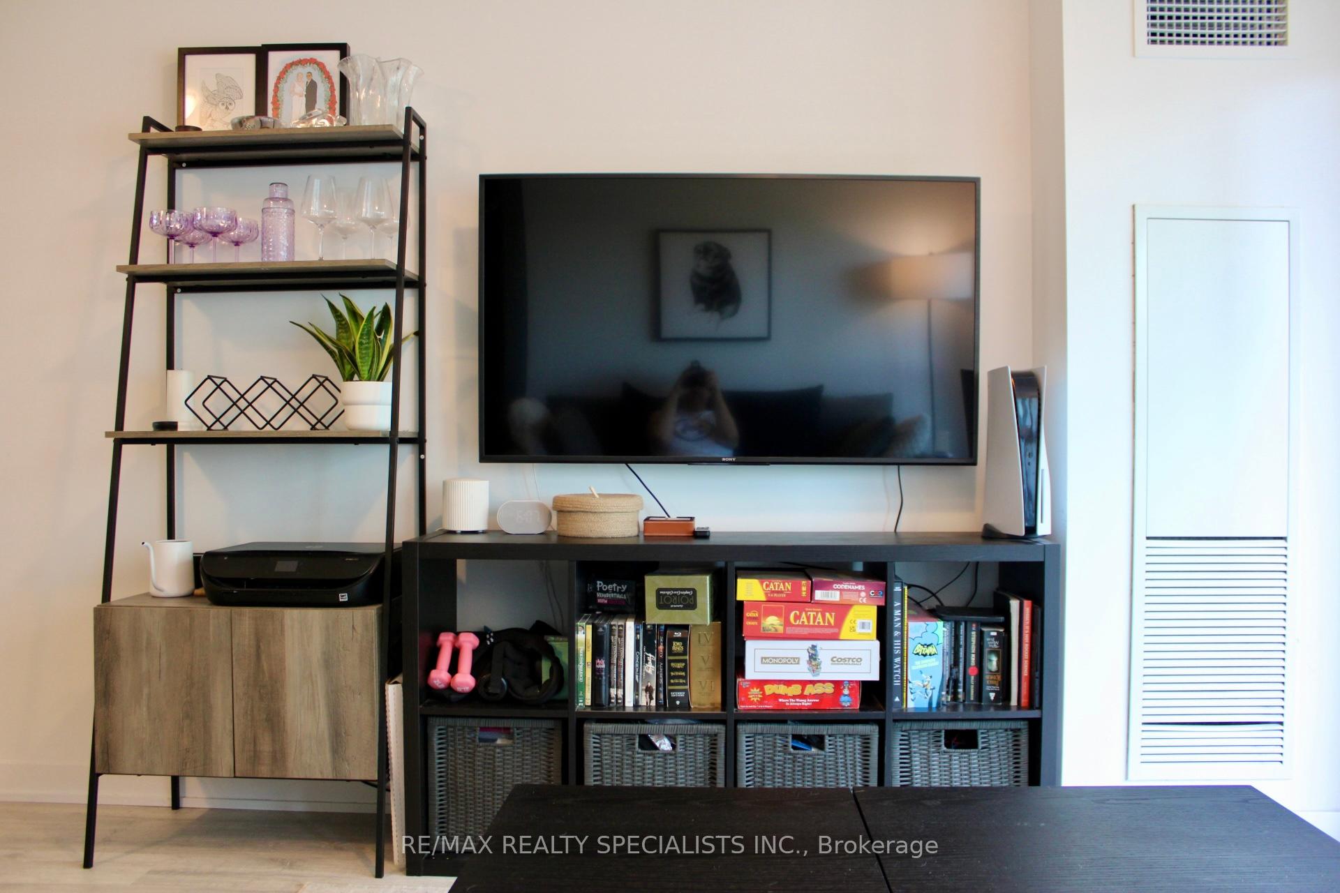 1 Bedroom Condo at 251 Manitoba, Toronto For sale
