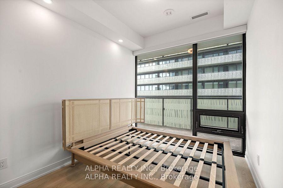 3 Bedrooms Condo at 50 Charles St E, Toronto For sale