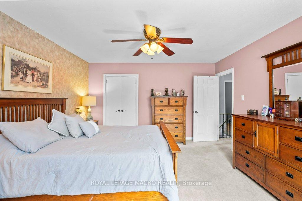 2 Bedrooms Condo at 483 Claridge, Burlington For sale