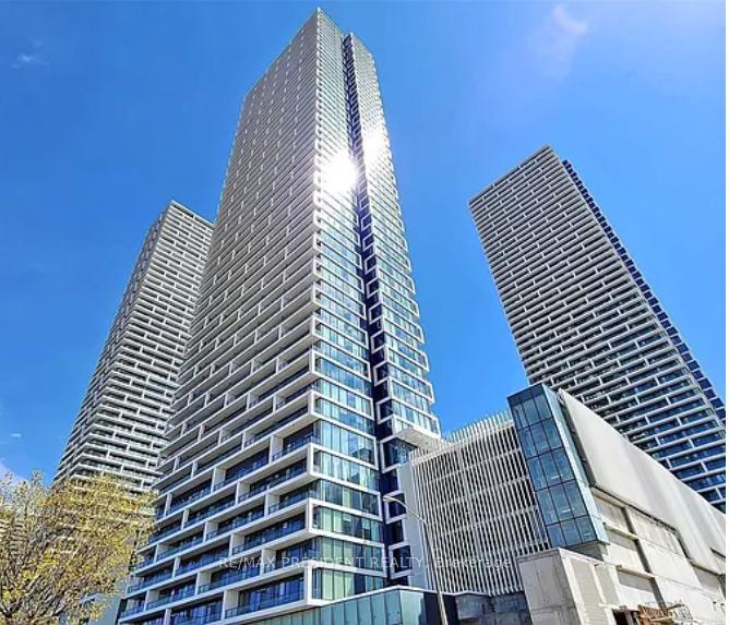 2 Bedrooms Condo at 898 Portage, Vaughan For sale
