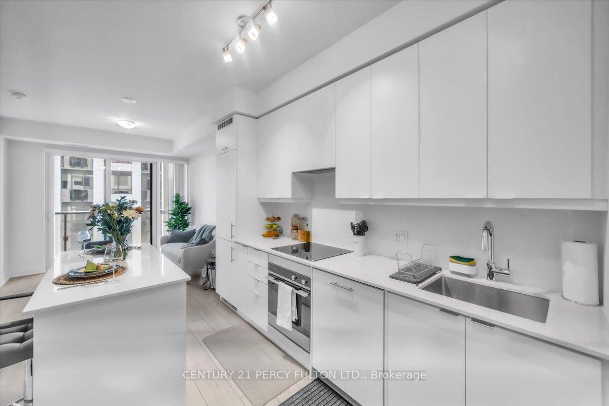1 Bedroom Condo at 30 Elm, Mississauga For sale