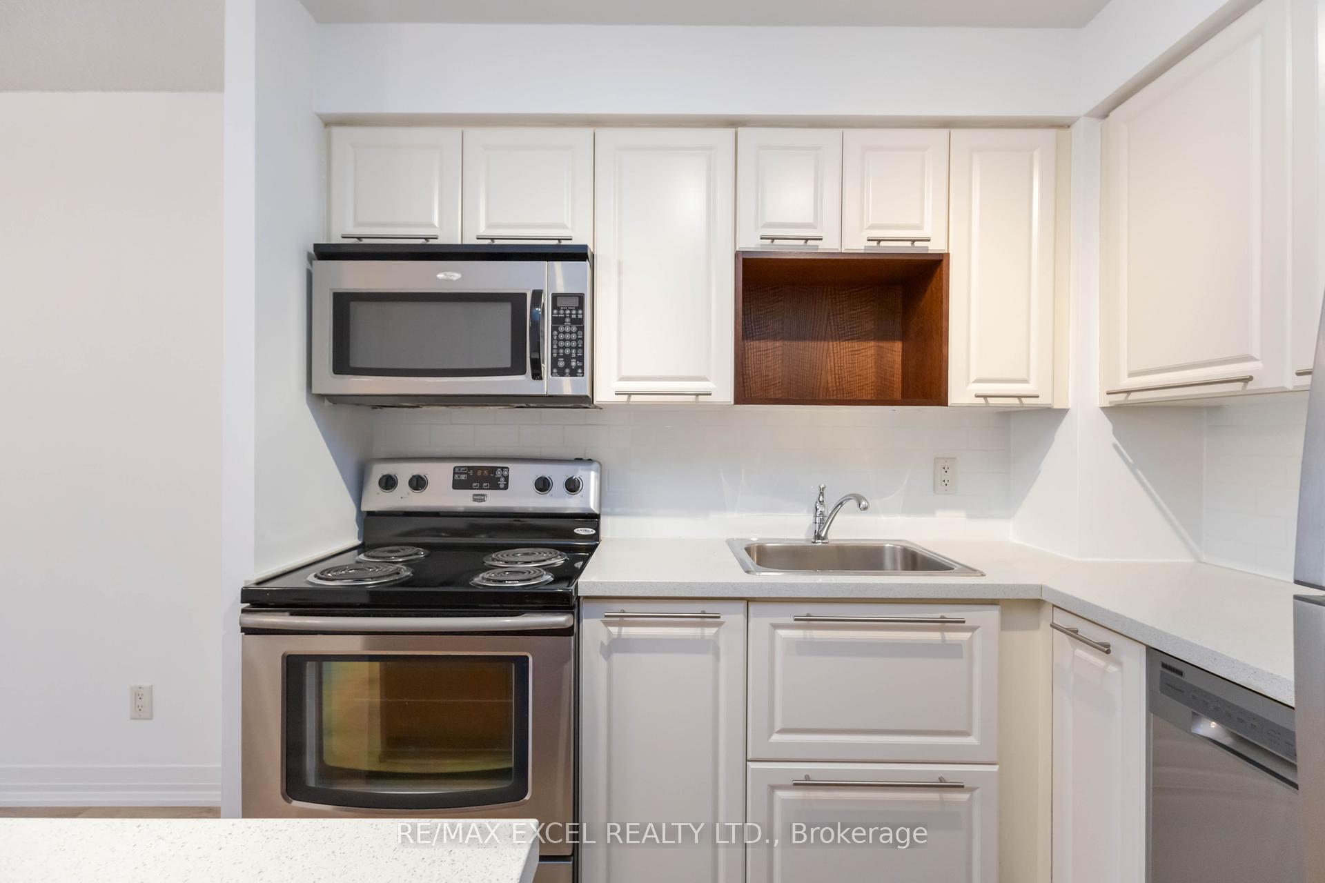 2 Bedrooms Condo at 21 Carlton, Toronto For sale