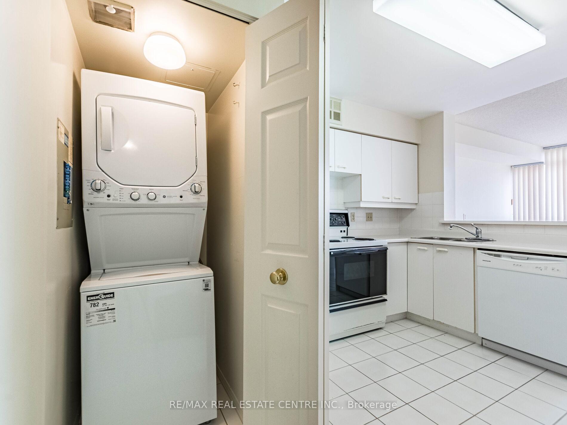 1 Bedroom Condo at 55 Elm, Mississauga For sale