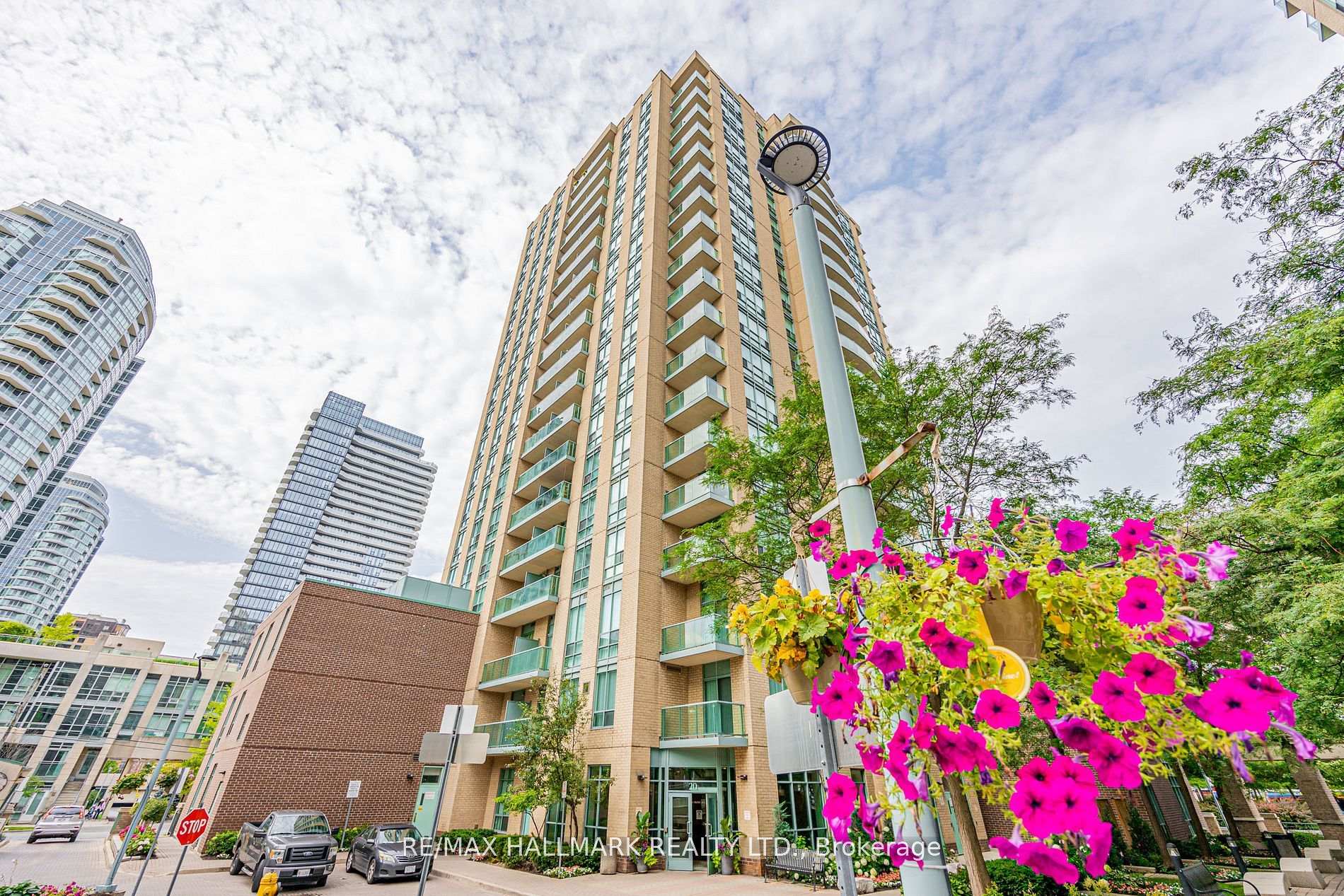 1 Bedroom Condo at 20 Olive, Toronto For sale