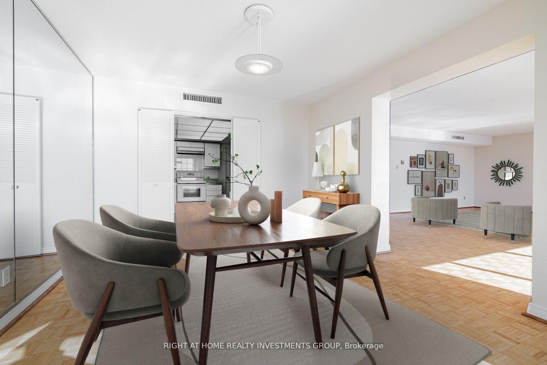 3 Bedrooms Condo at 65 Harbour,  Toronto For sale