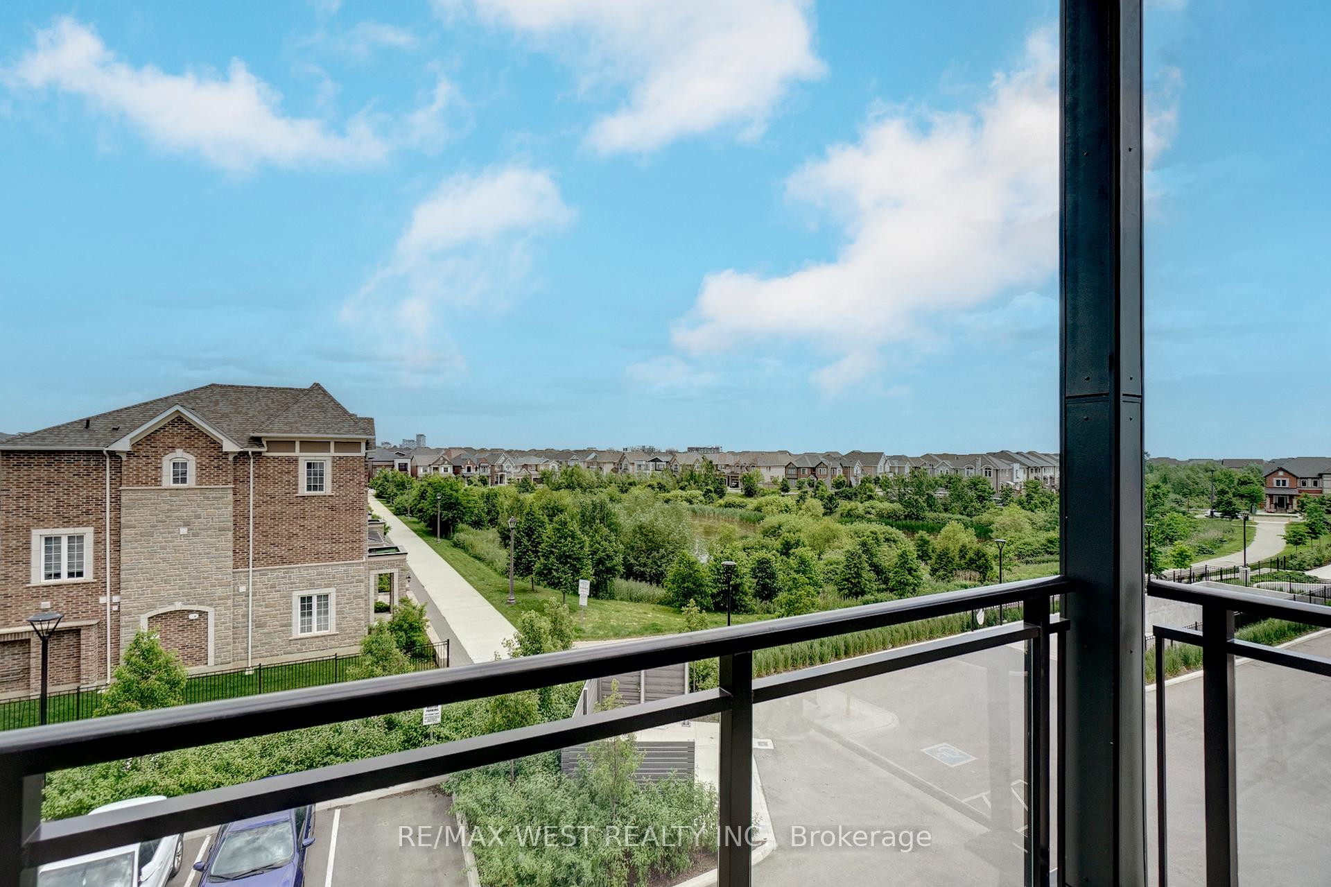 2 Bedrooms Condo at 3285 Carding Mill, Oakville For sale