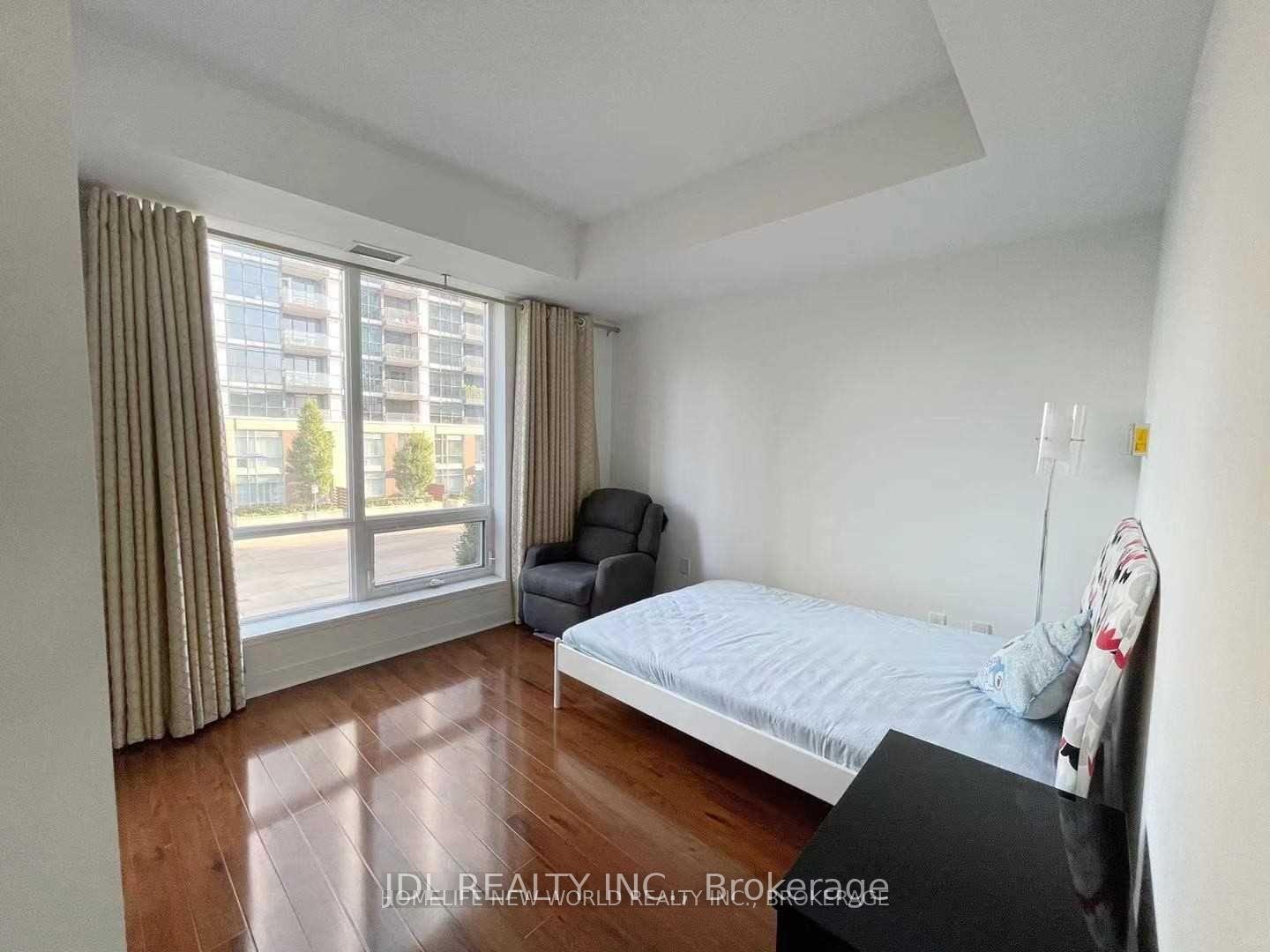 3 Bedrooms Condo at 25 Singer, Toronto For sale