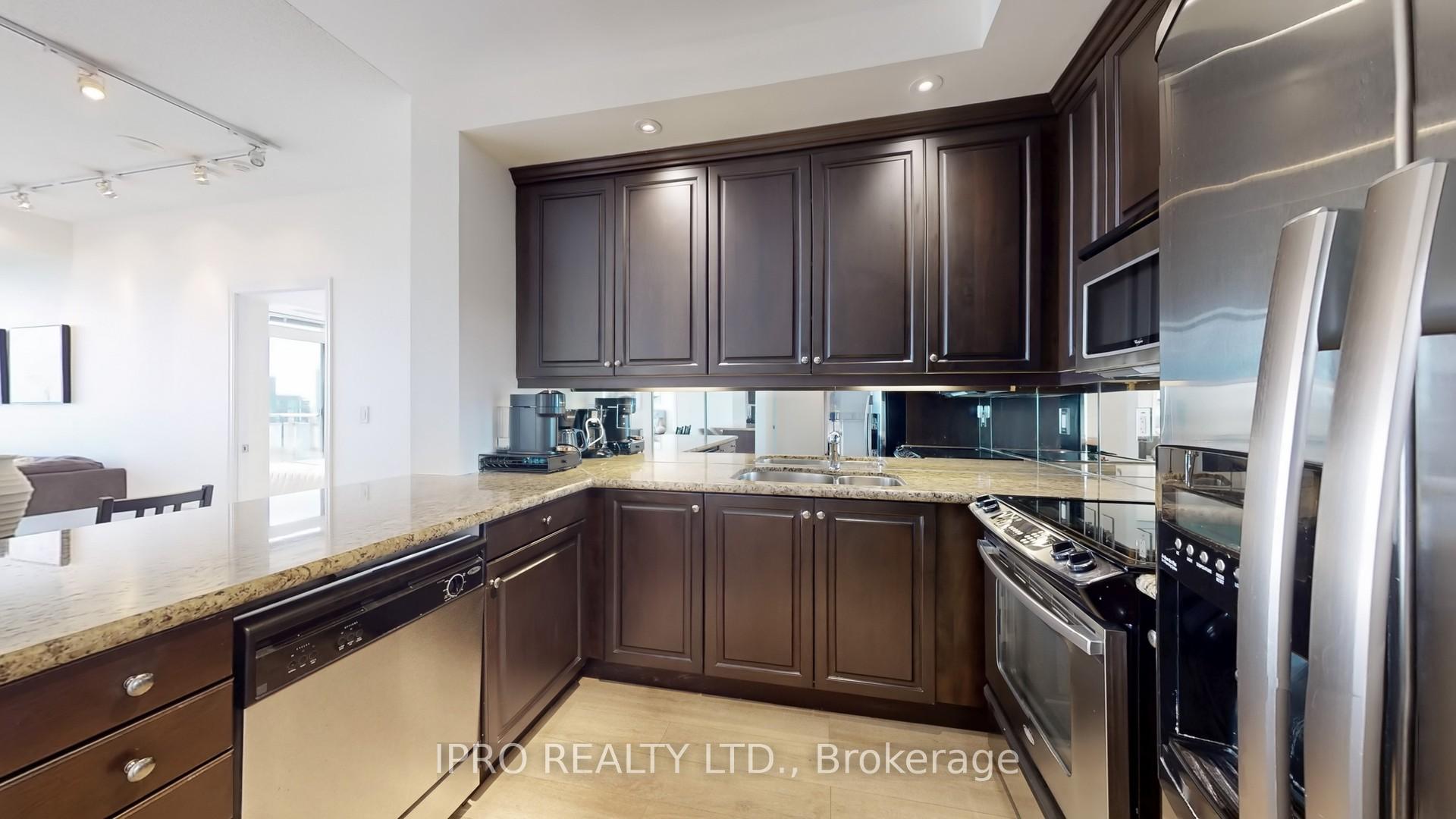 2 Bedrooms Condo at 628 Fleet, Toronto For sale