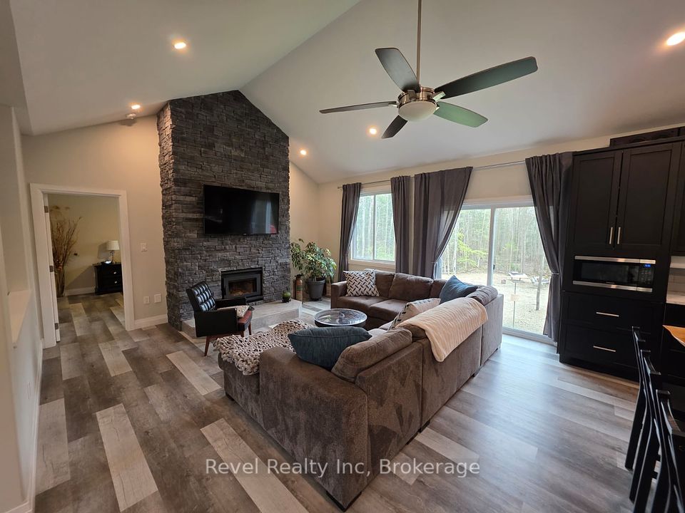 719 17 CONCESSION Road, Tiny, ON L9M 1R3