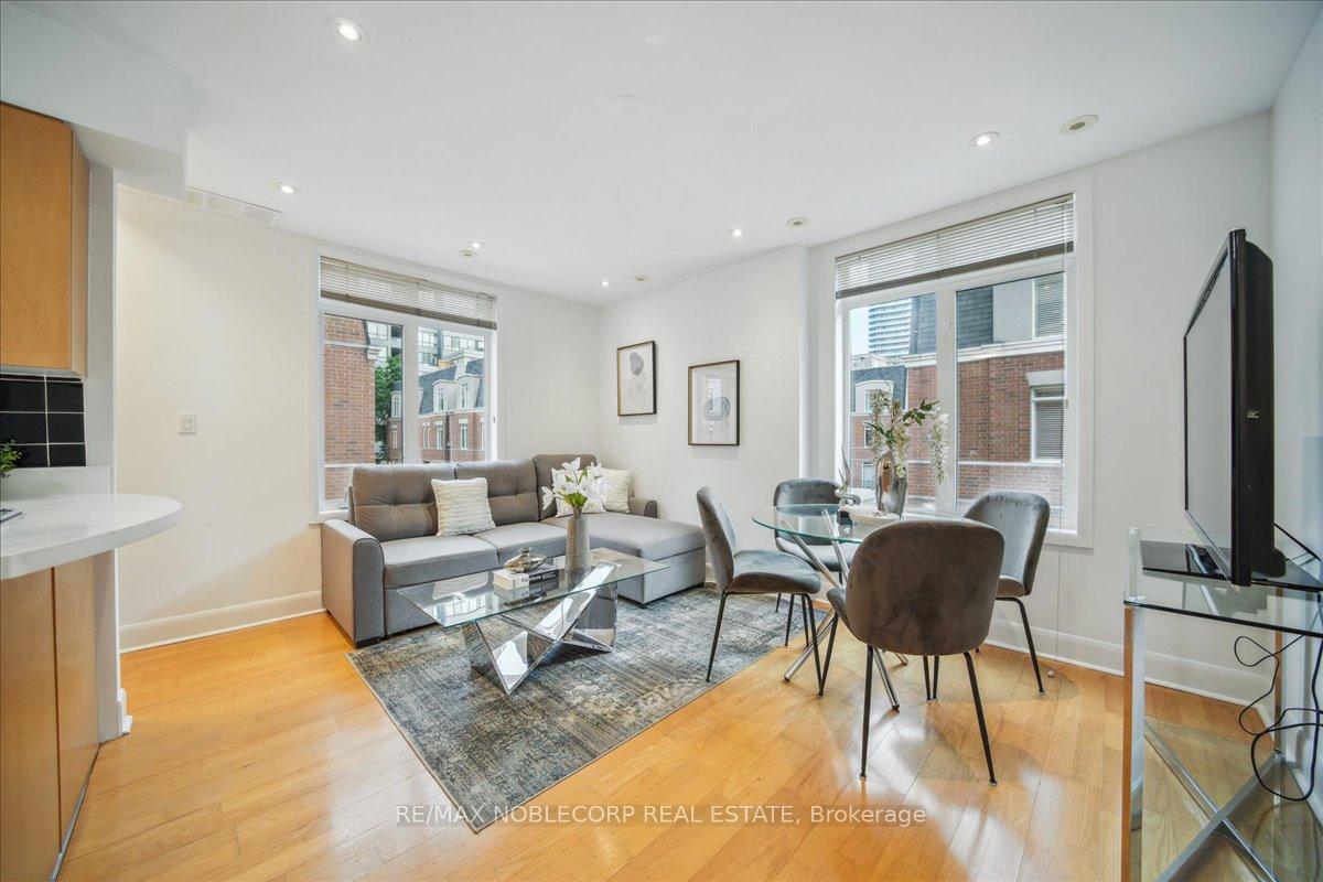 2 Bedrooms Condo at 415 Jarvis, Toronto For sale