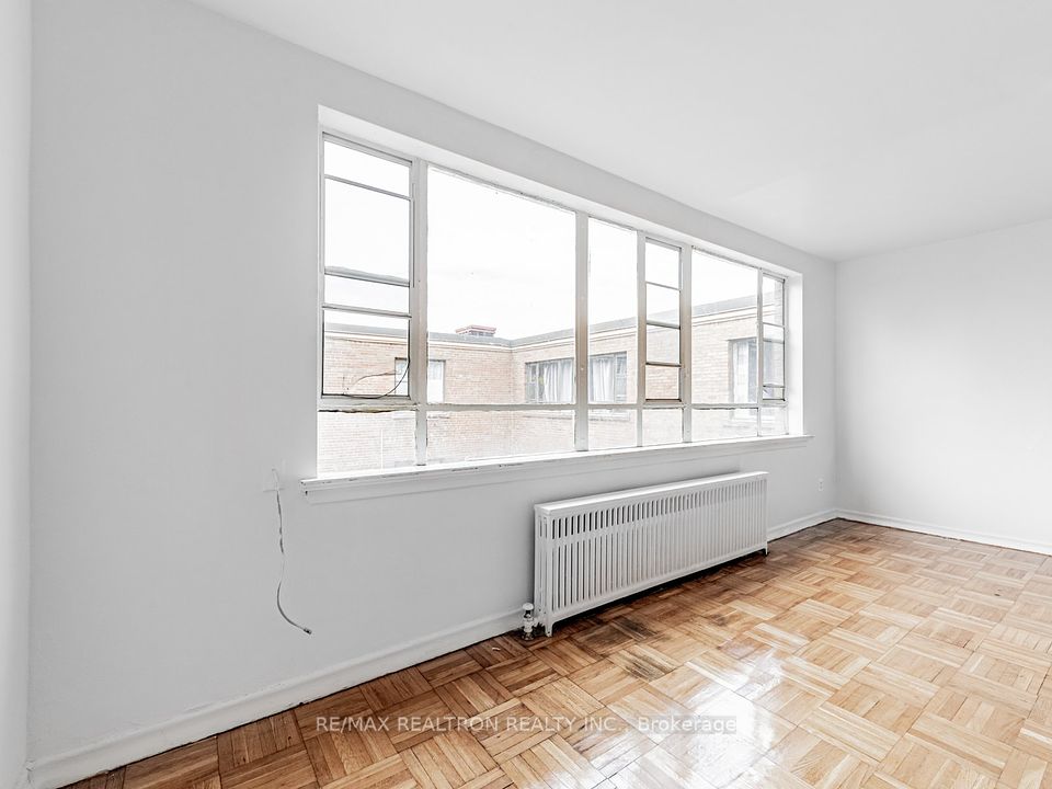2515 Eglinton Avenue