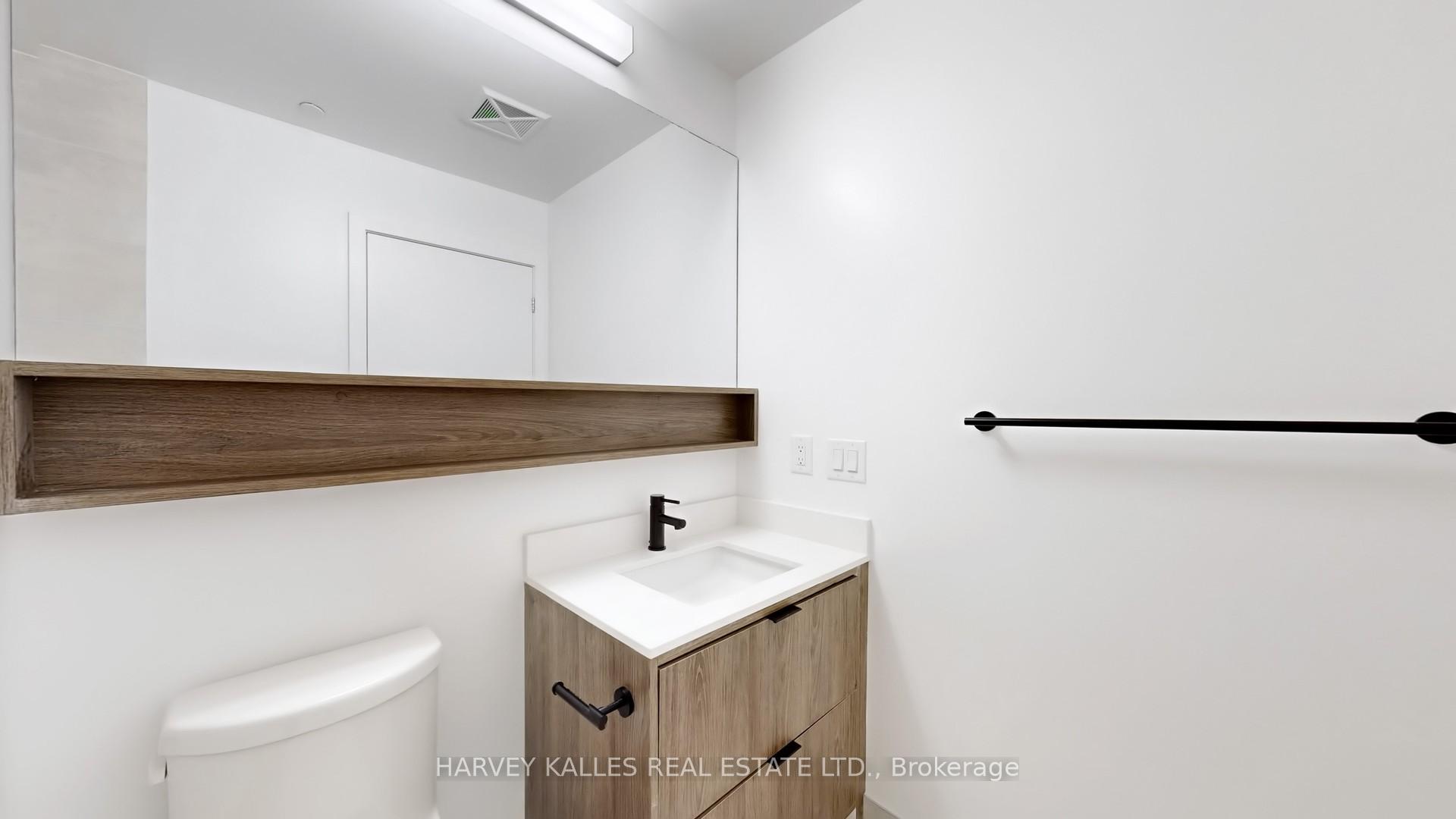8888 Yonge Street 215
