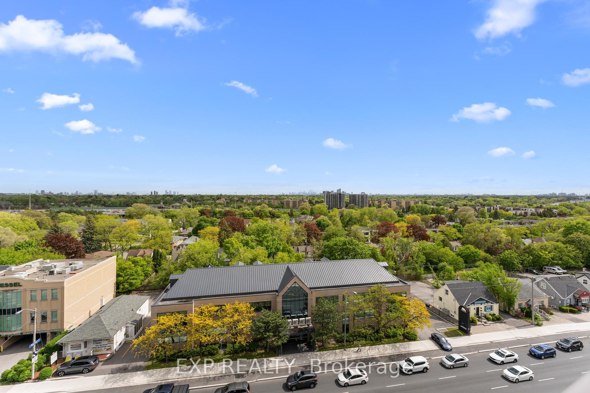 3 Bedrooms Condo at 2 Clairtrell, Toronto For sale