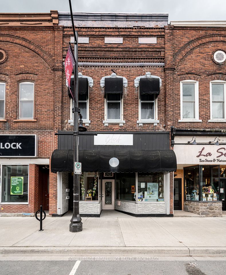 48 Dundas