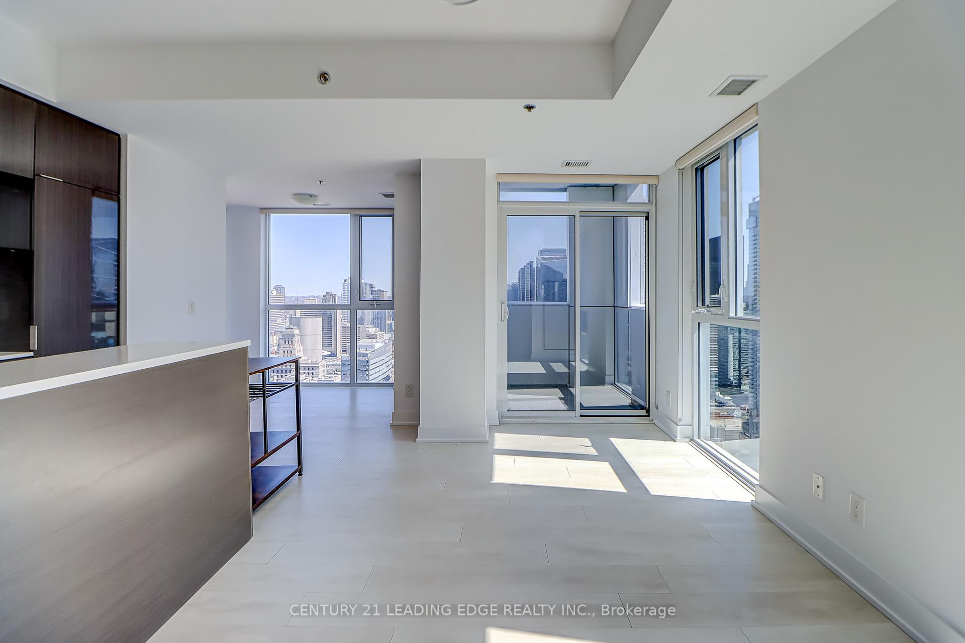3 Bedrooms Condo at 318 Richmond,  Toronto For sale