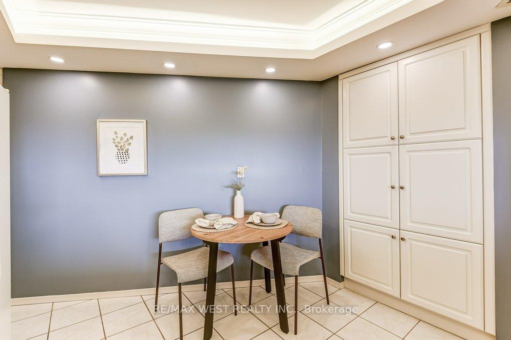 3 Bedrooms Condo at 2000 Islington, Toronto For sale