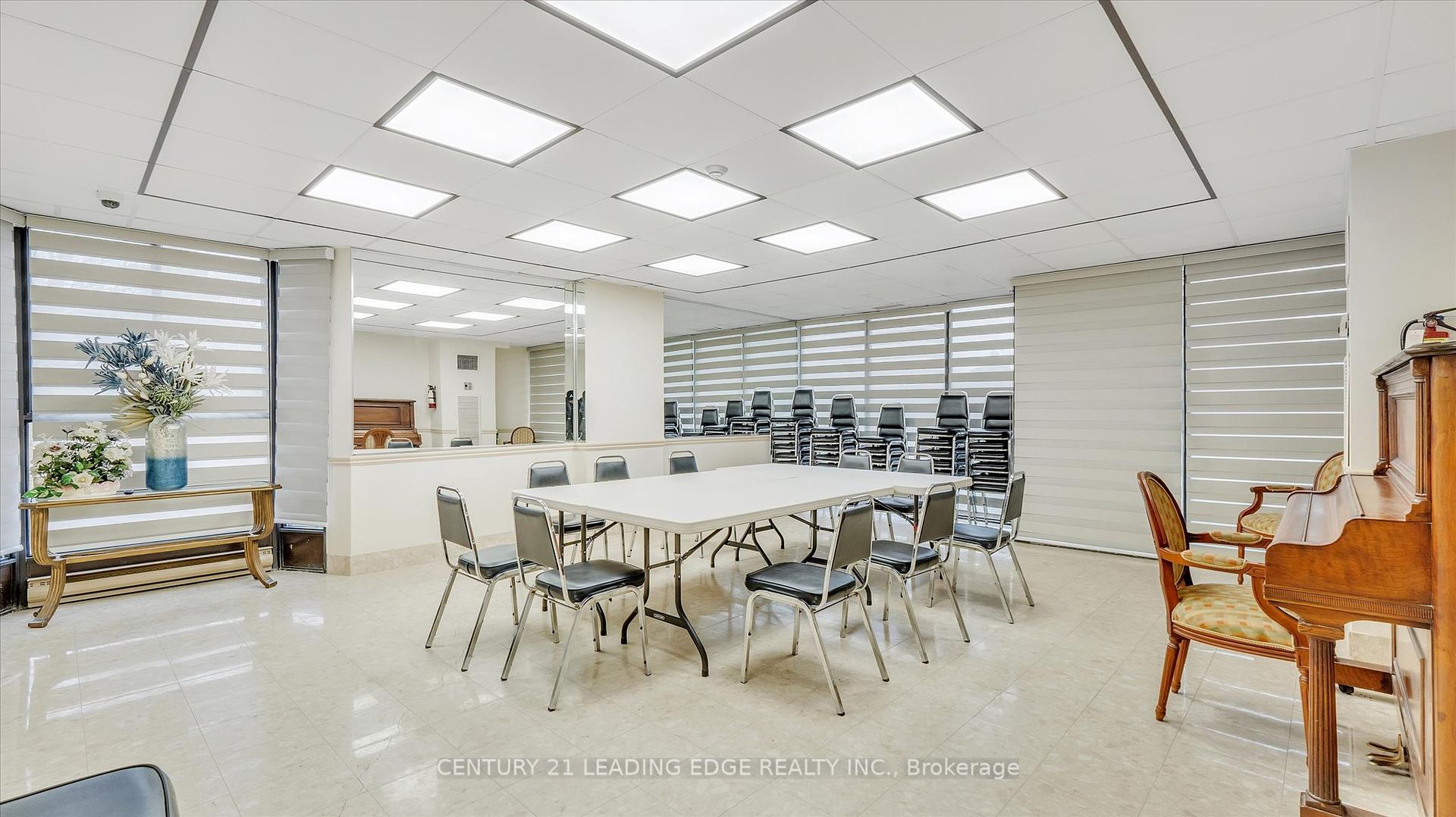2 Bedrooms Condo at 80 Antibes, Toronto For sale