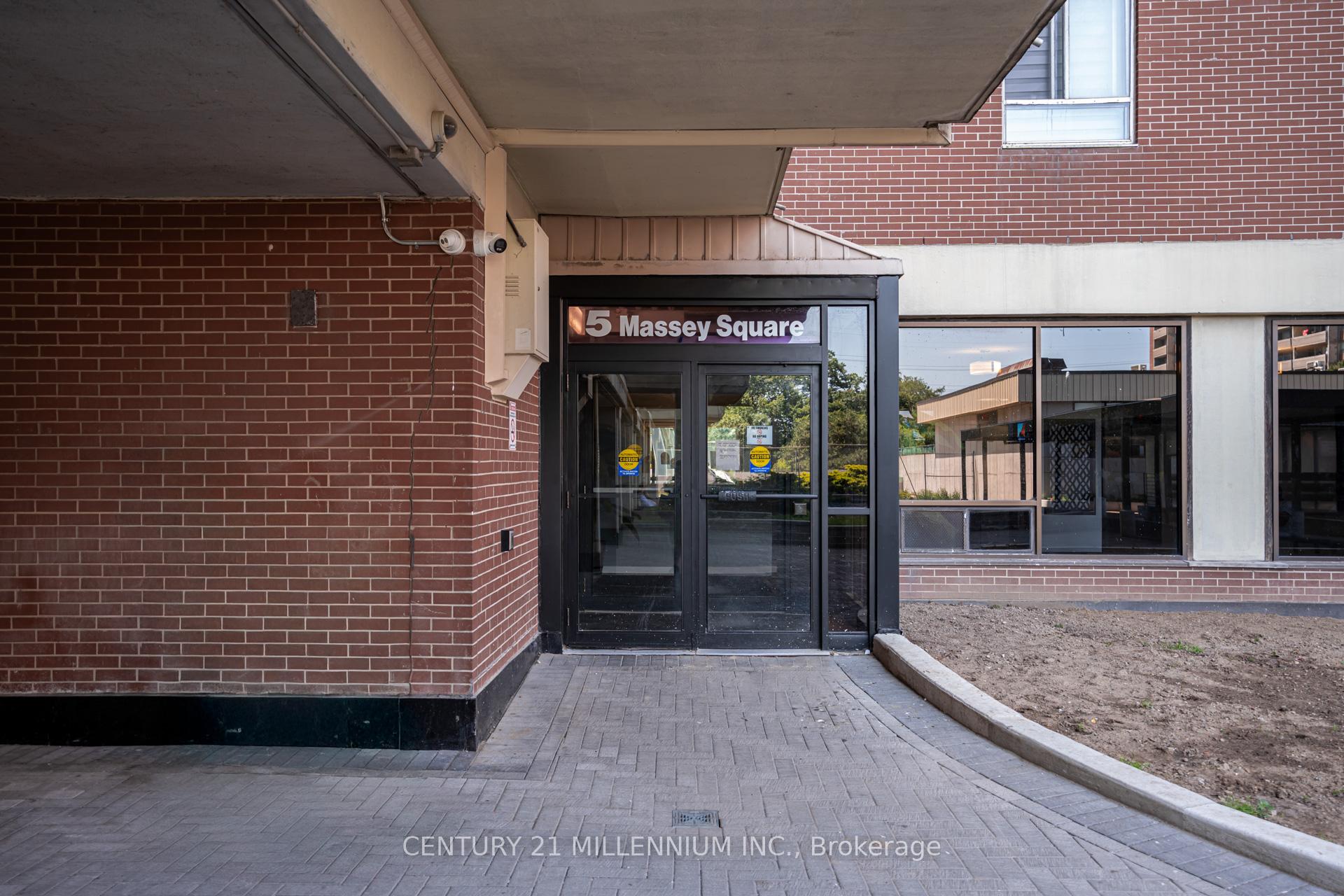 3 Bedrooms Condo at 5 Massey, Toronto For sale