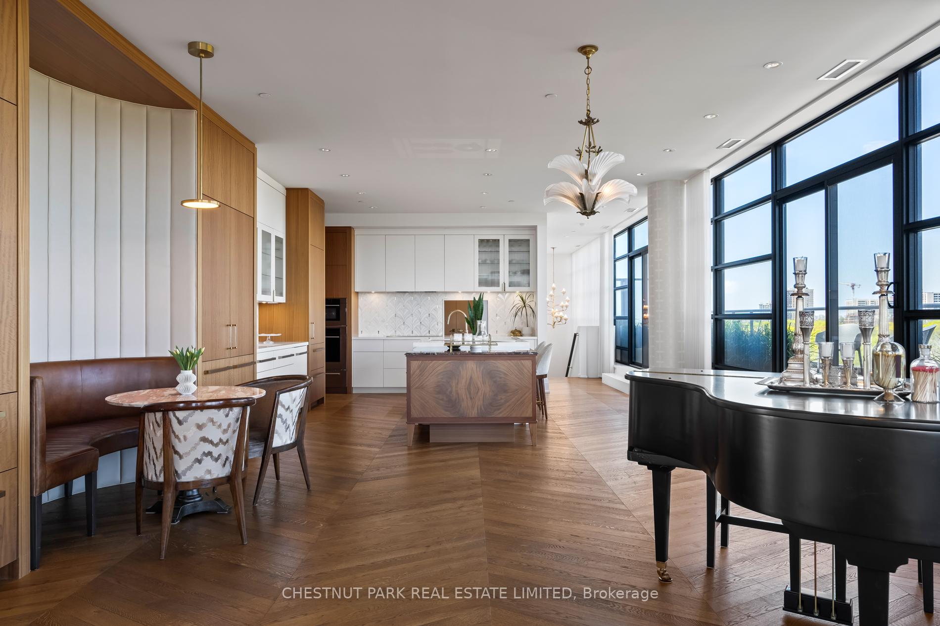 3 Bedrooms Condo at 170 Chiltern Hill, Toronto For sale