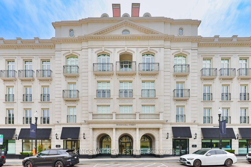 2 Bedrooms Condo at 300 Randall, Oakville For sale