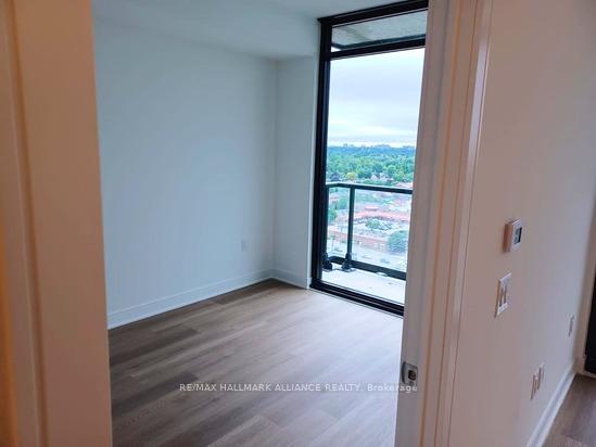2 Bedrooms Condo at 86 Dundas, Mississauga For sale