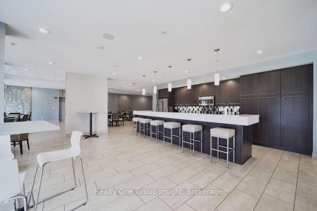 1 Bedroom Condo at 551 Maple,  Burlington For sale