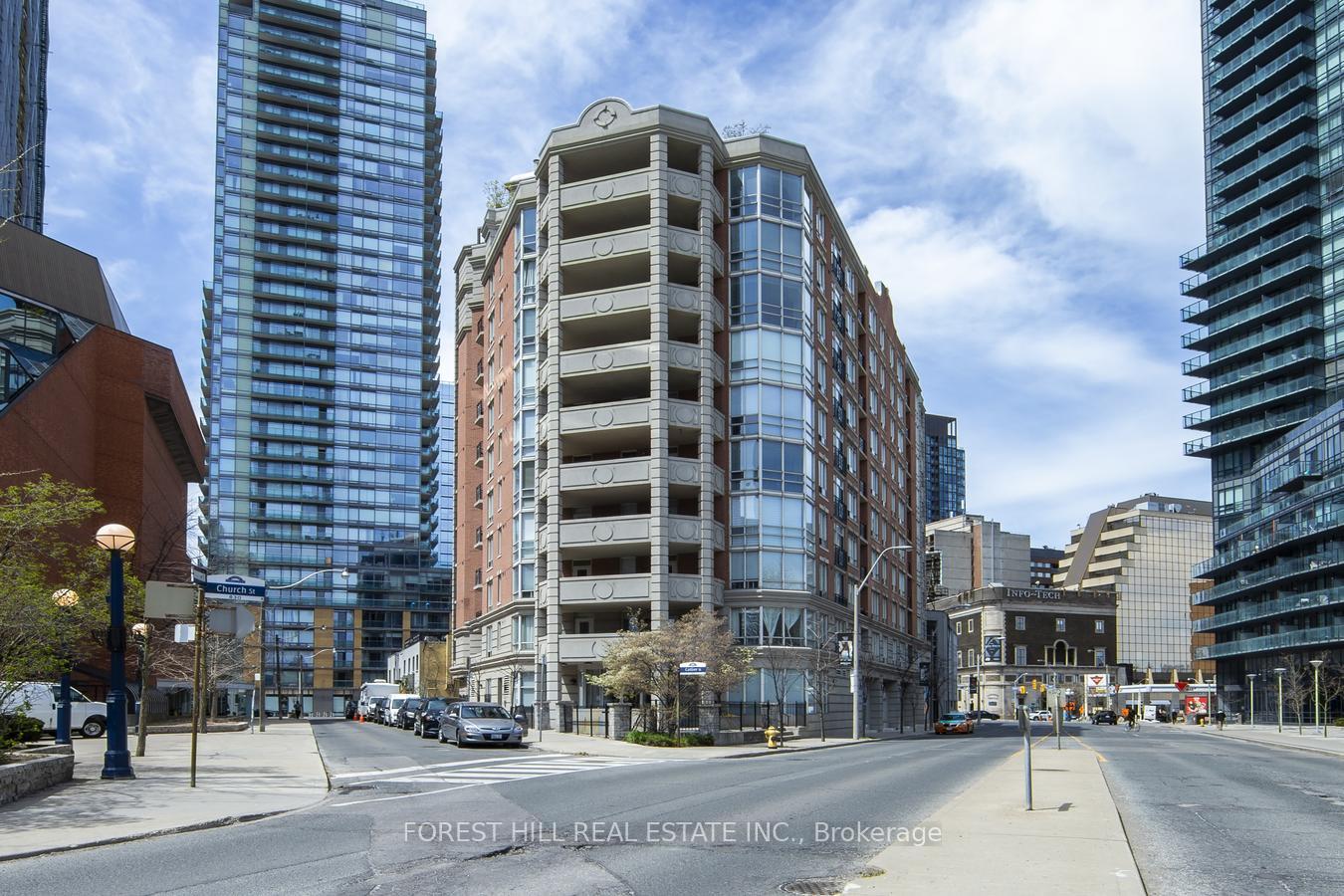 3 Bedrooms Condo at 20 Collier, Toronto For sale