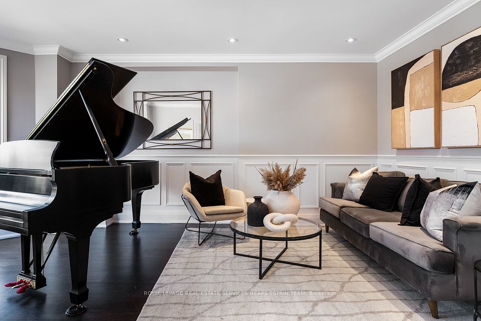 27 Wilberton Road, Toronto, ON M4V 1Z2