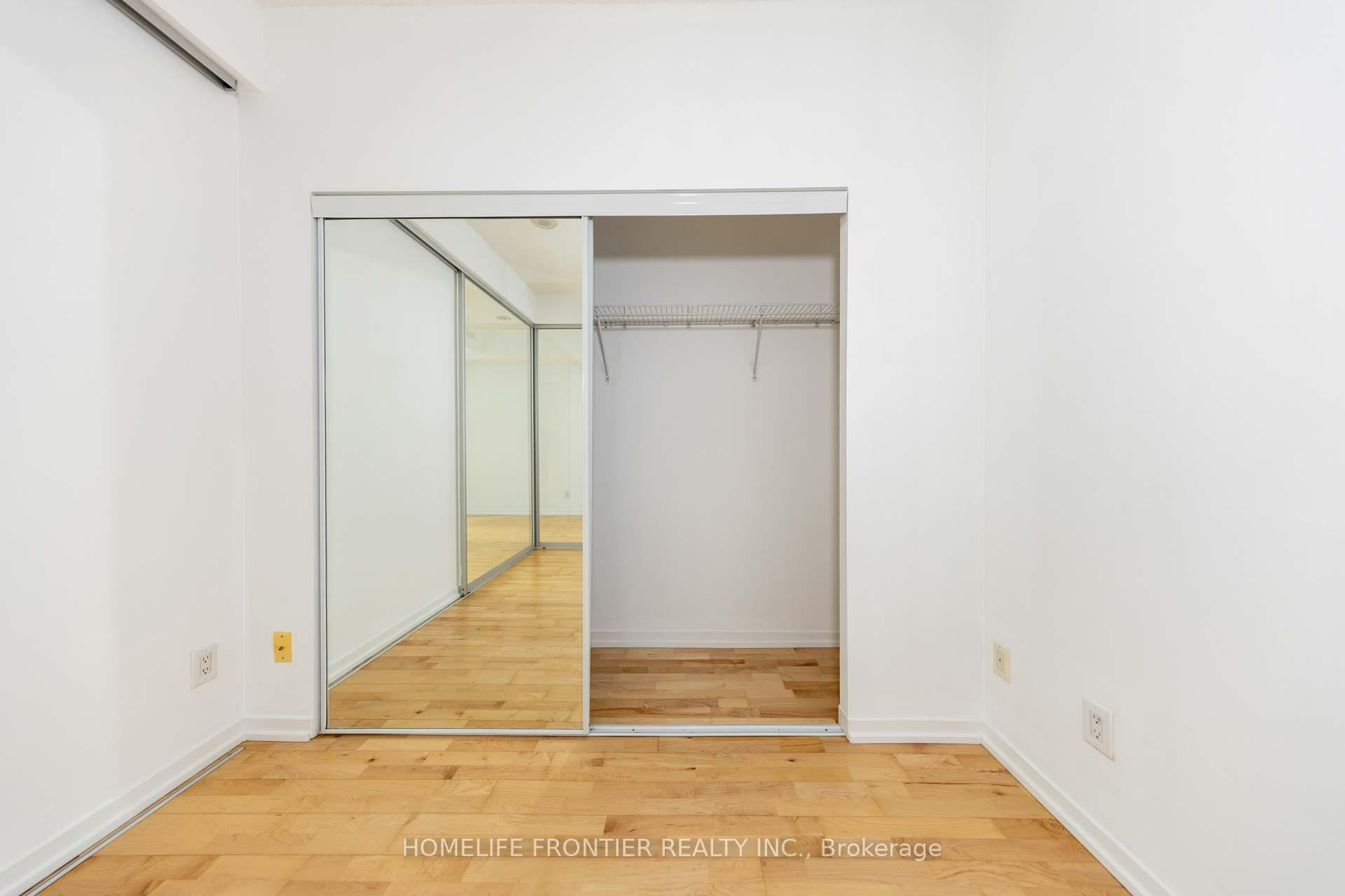 2 Bedrooms Condo at 65 Bremner, Toronto For sale