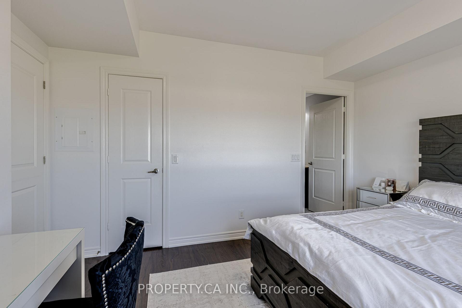 2 Bedrooms Condo at 9245 Jane, Vaughan For sale