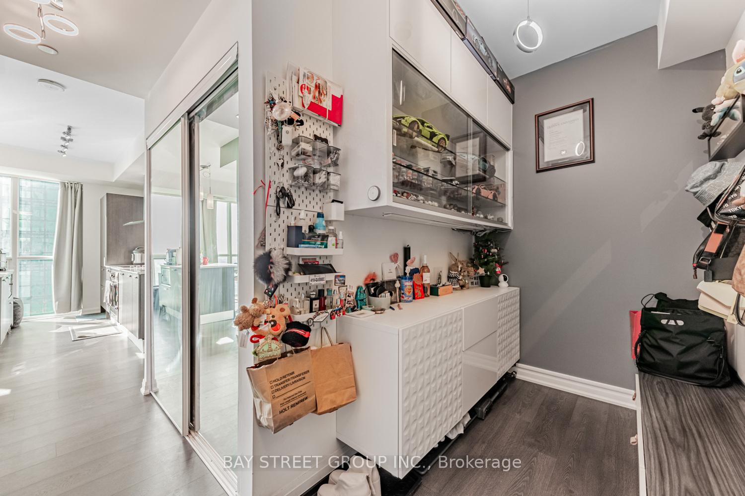 3 Bedrooms Condo at 9 Bogert, Toronto For sale