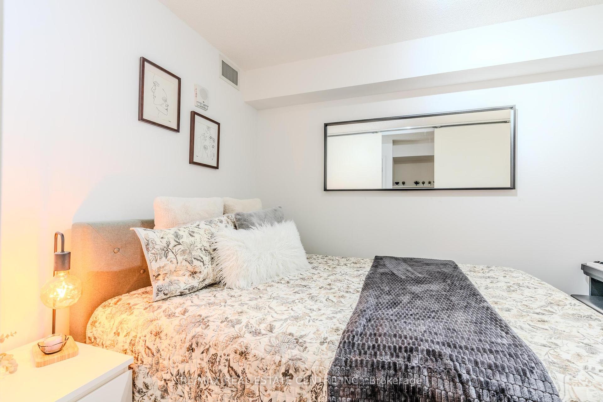 1 Bedroom Condo at 1119 Cooke, Burlington For sale
