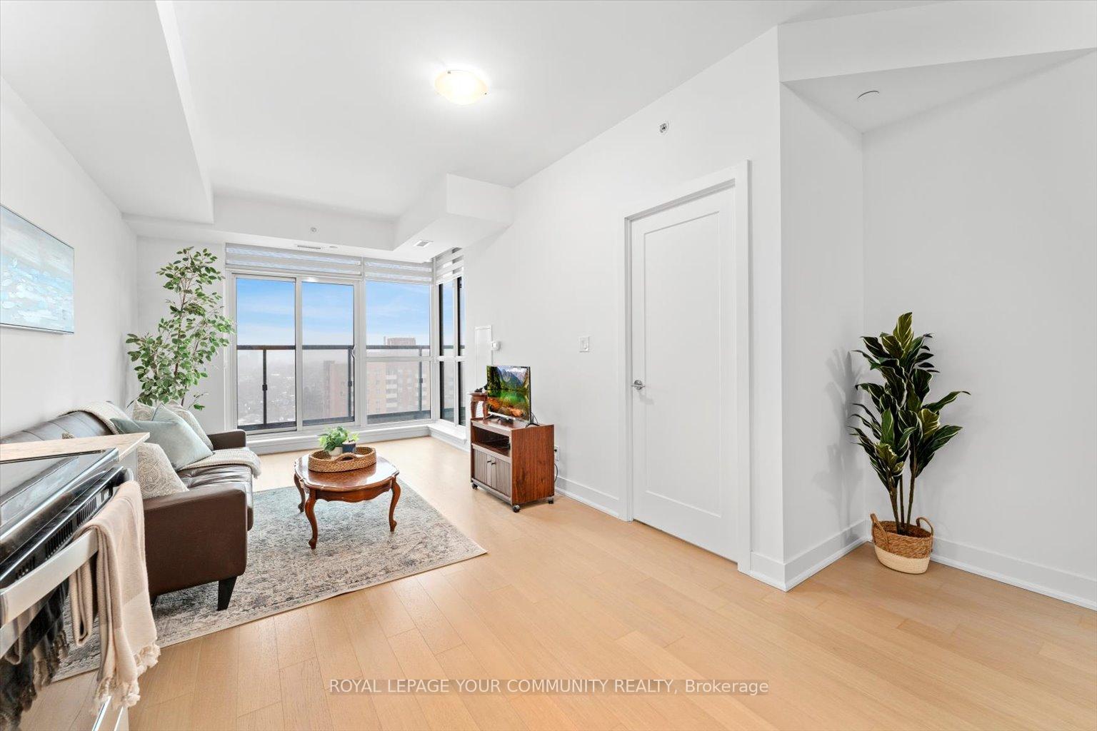 2 Bedrooms Condo at 1486 Bathurst, Toronto For sale