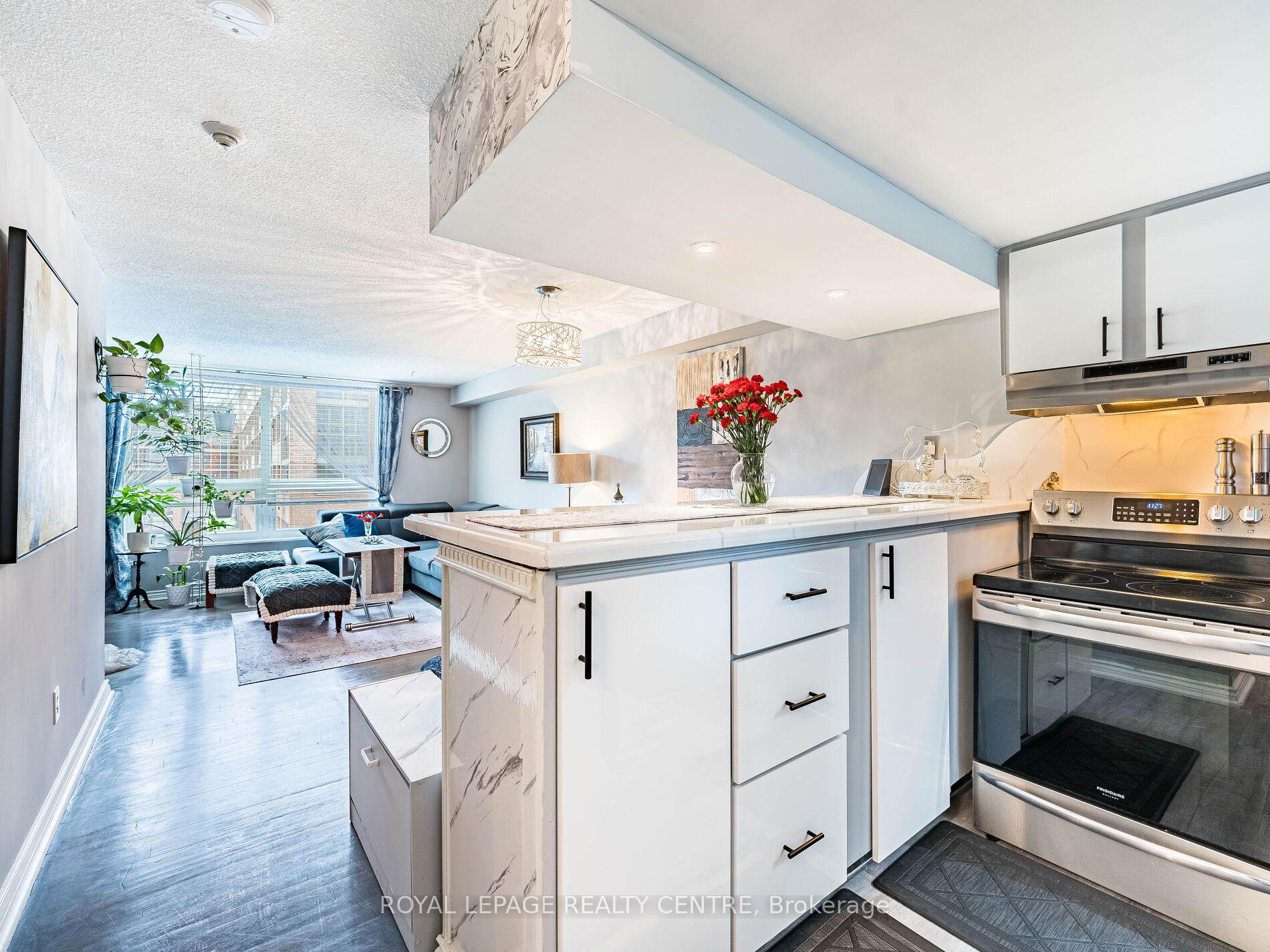 1 Bedroom Condo at 77 Maitland, Toronto For sale