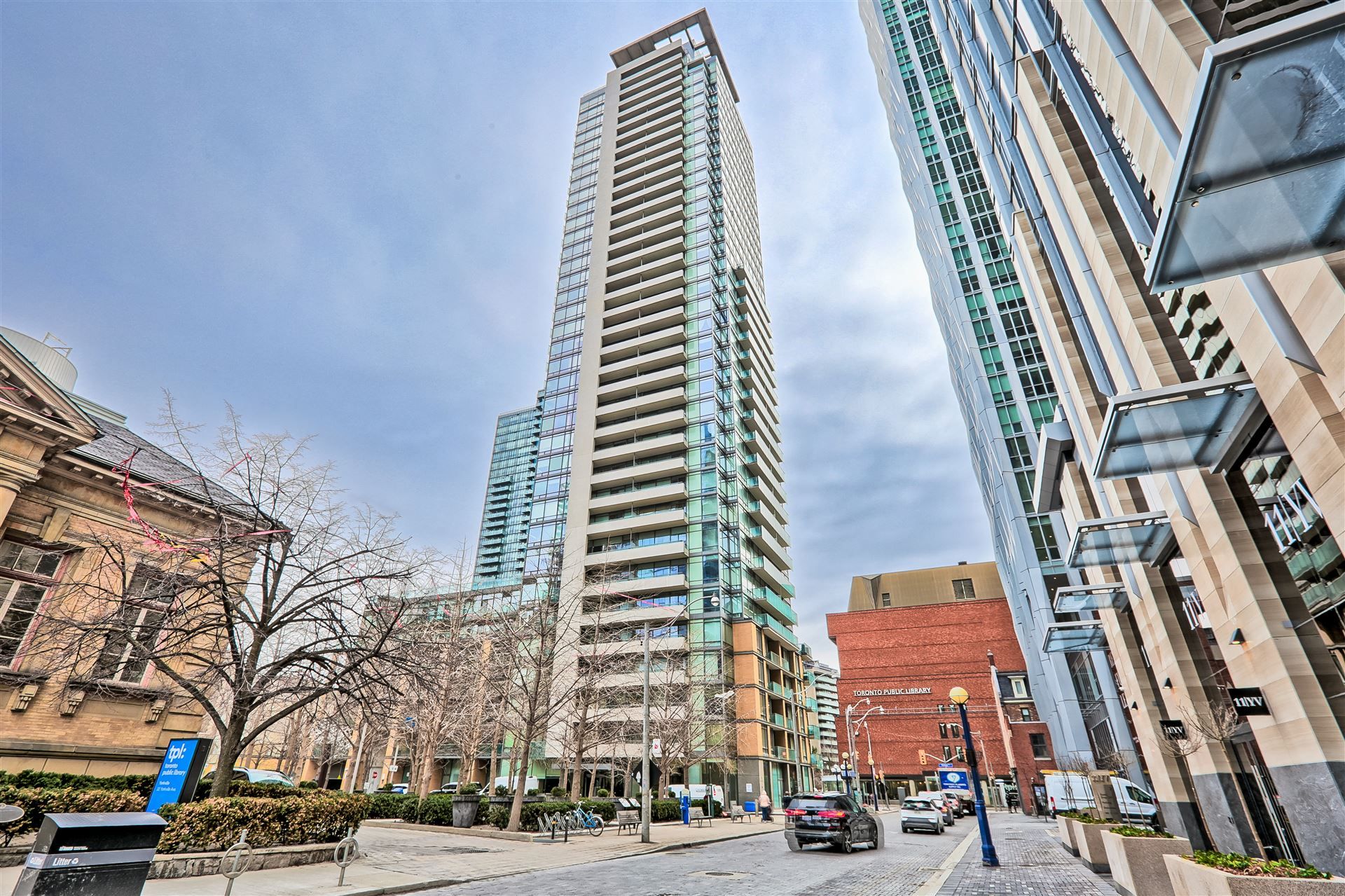 18 Yorkville Avenue 2906