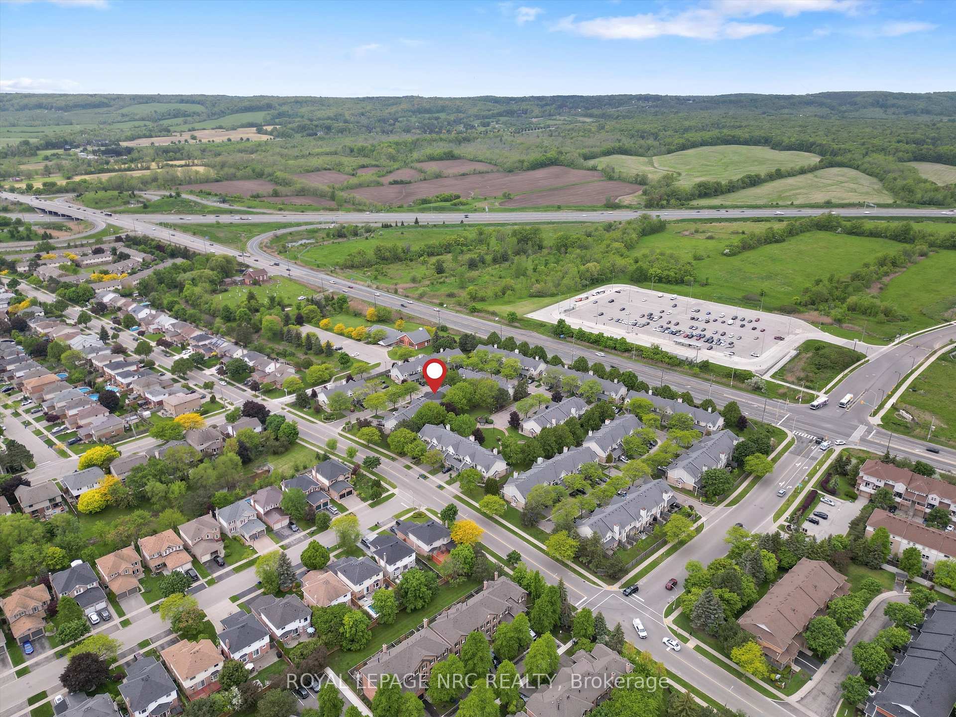 2 Bedrooms Condo at 2530 Northhampton, Burlington For sale