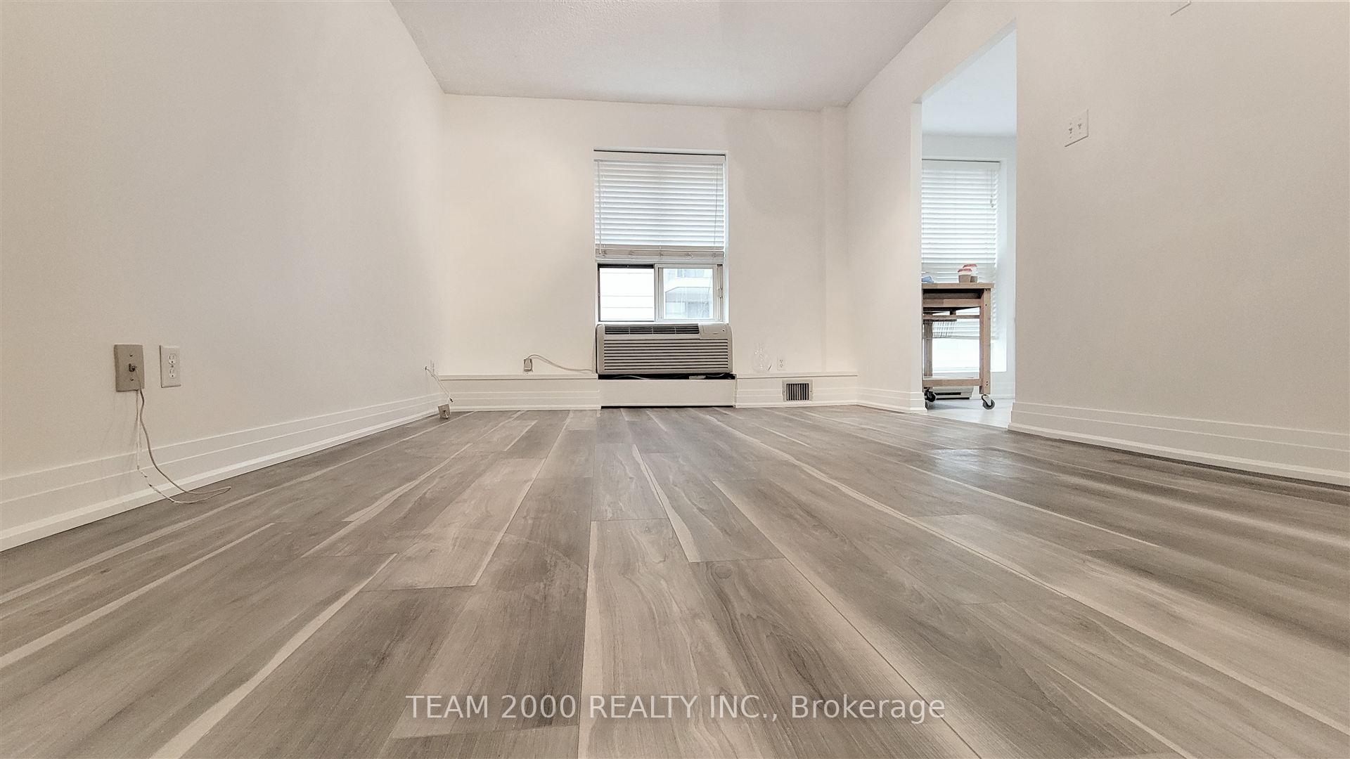 1 Bedroom Condo at 88 Charles,  Toronto For sale