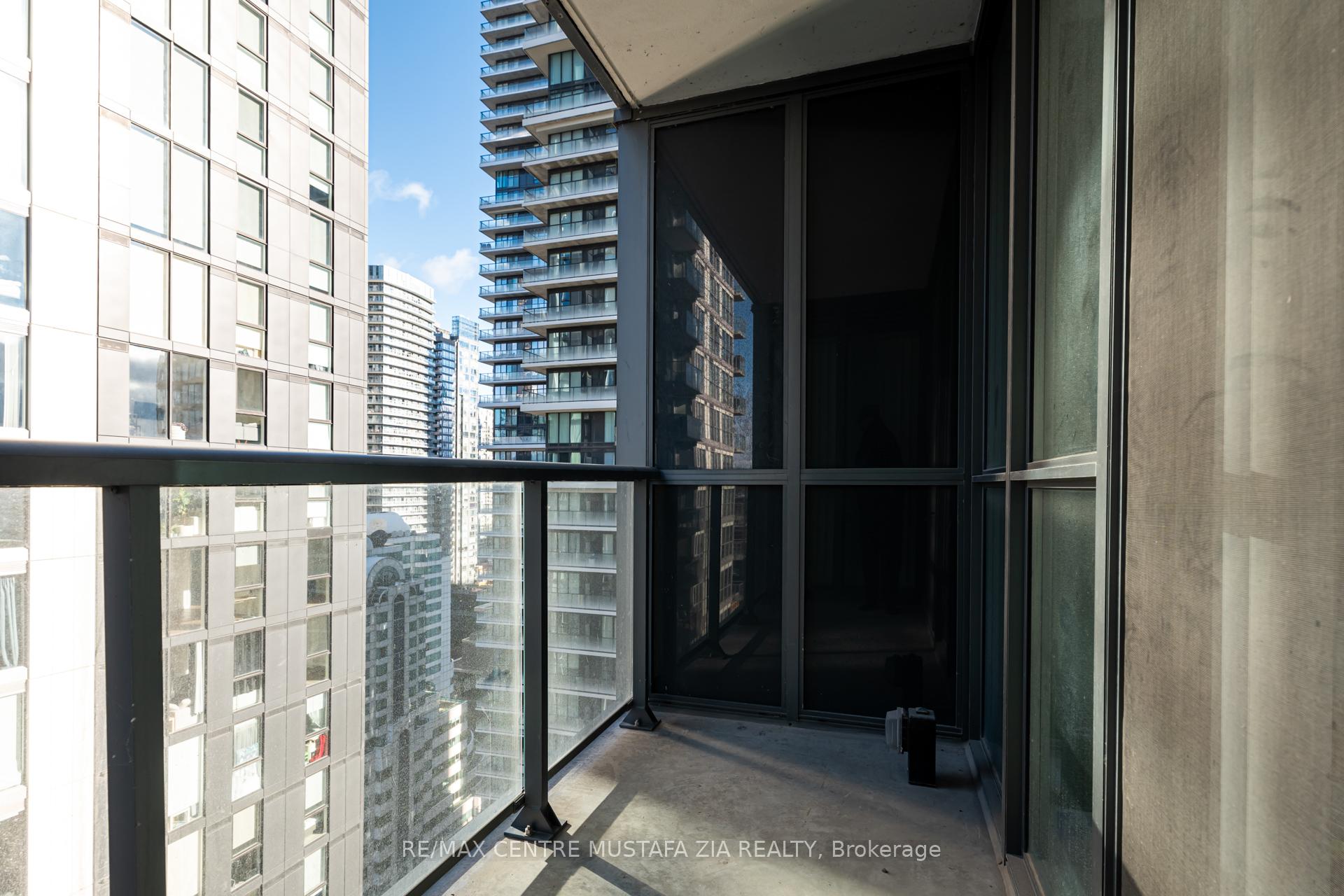 2 Bedrooms Condo at 88 Blue Jays, Toronto For sale