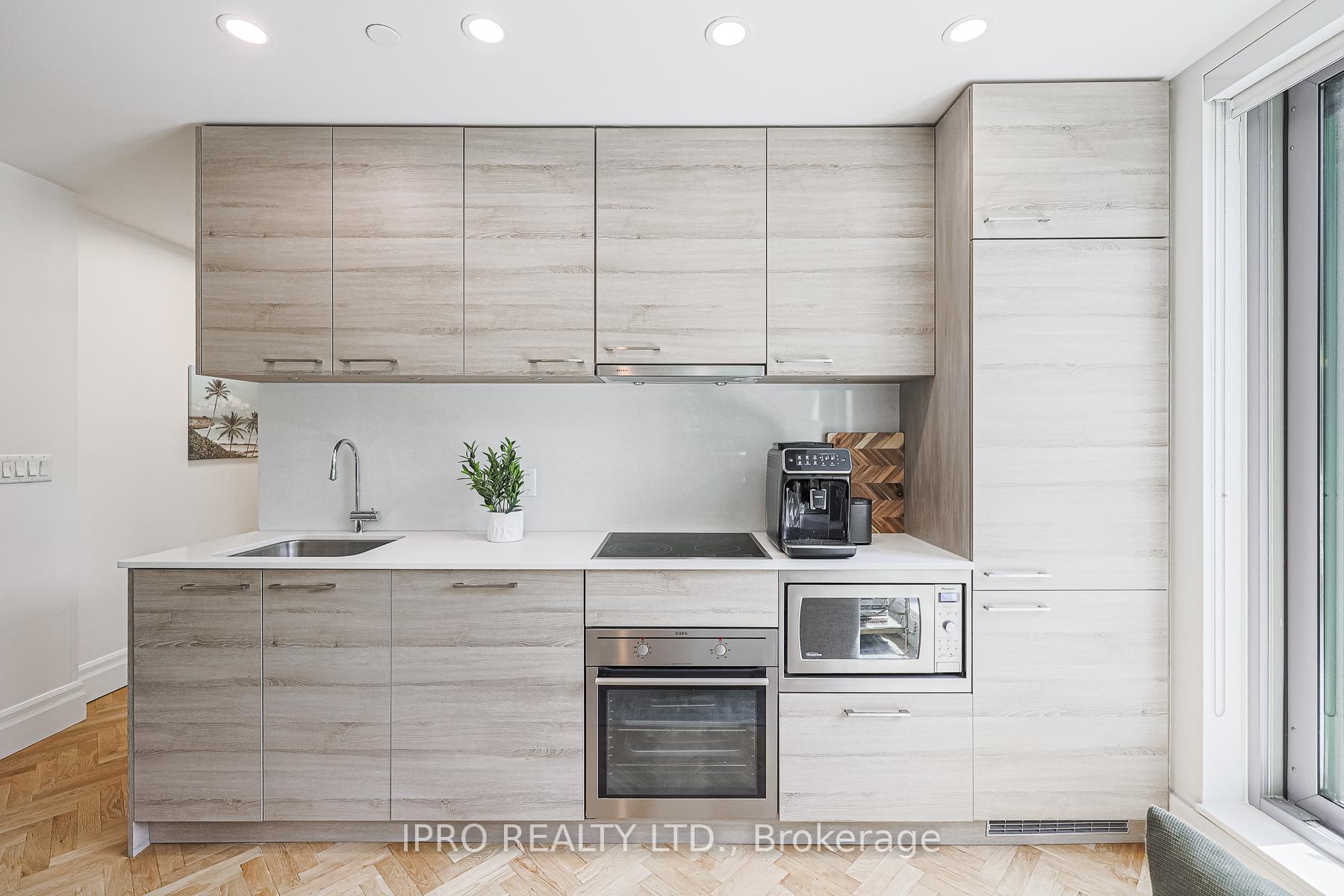 1 Bedroom Condo at 55 Front, Toronto For sale