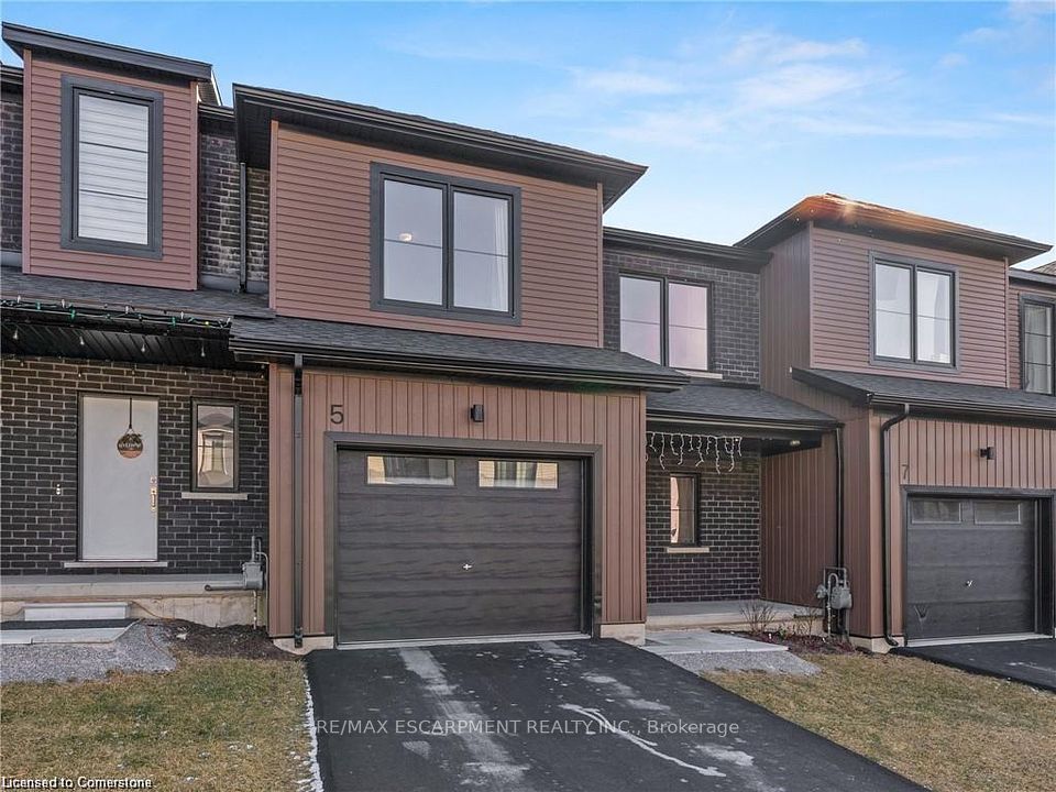 5 Trailside Drive