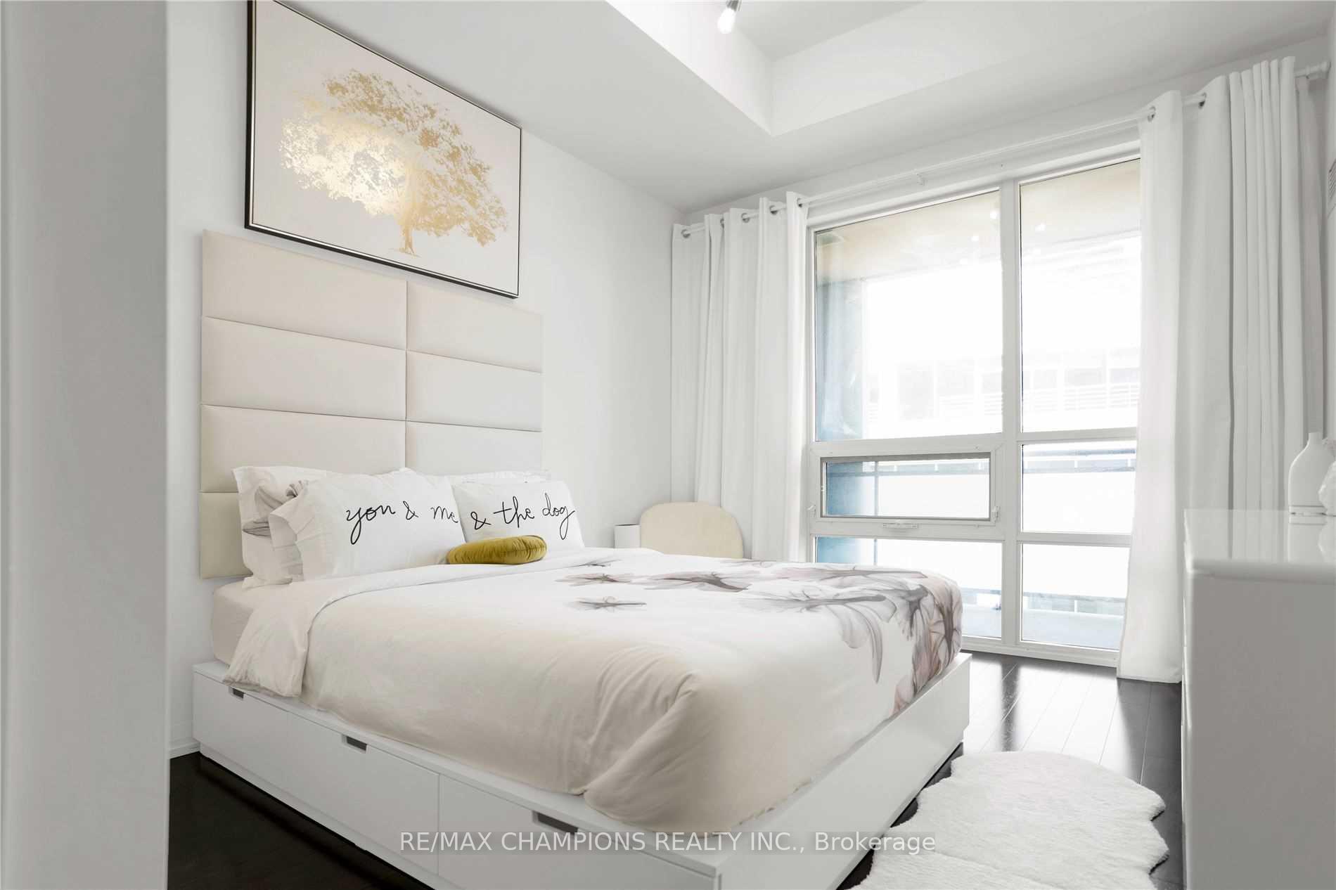 2 Bedrooms Condo at 460 Adelaide,  Toronto For sale