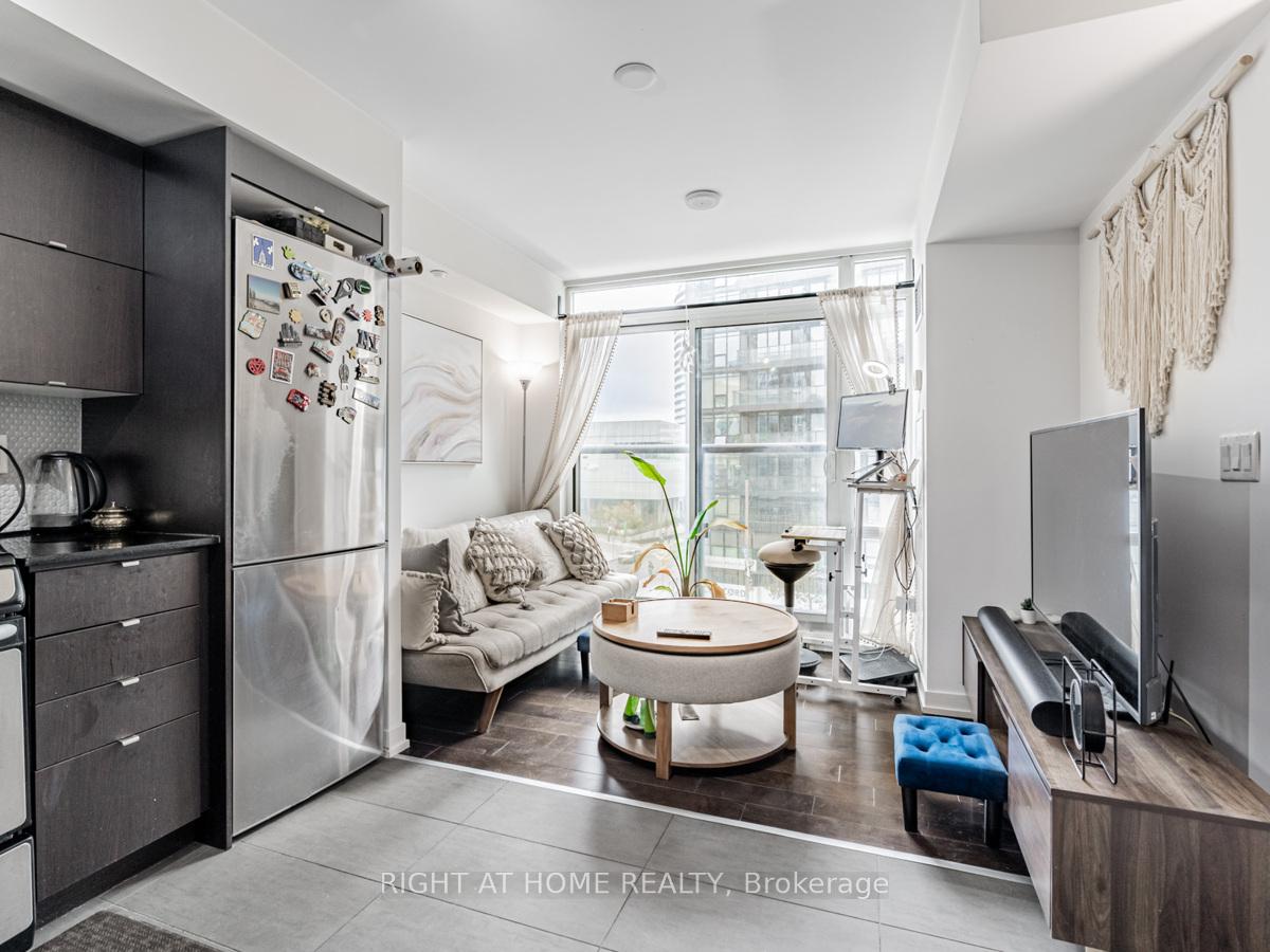 1 Bedroom Condo at 170 Fort York, Toronto For sale