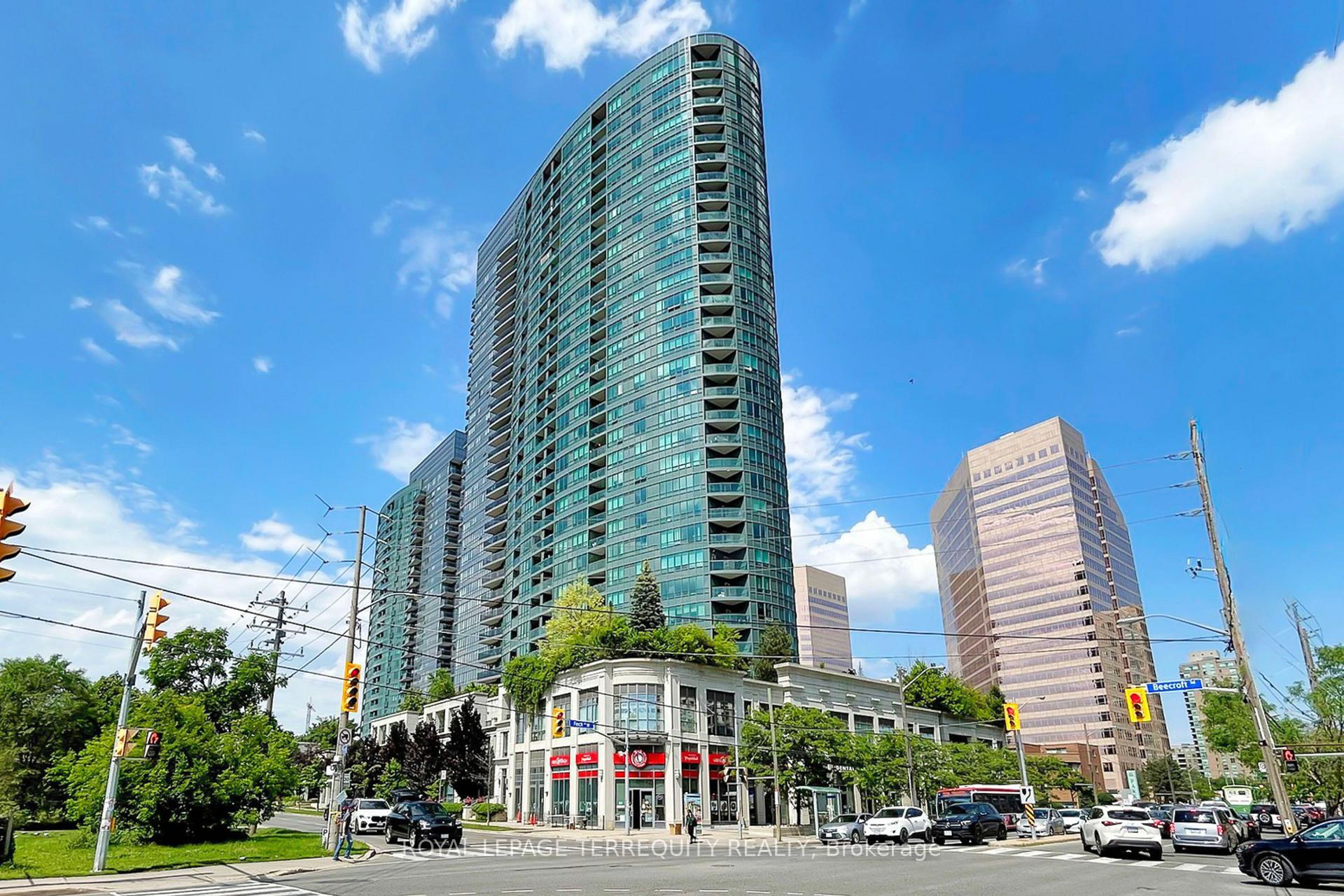 2 Bedrooms Condo at 15 Greenview, Toronto For sale