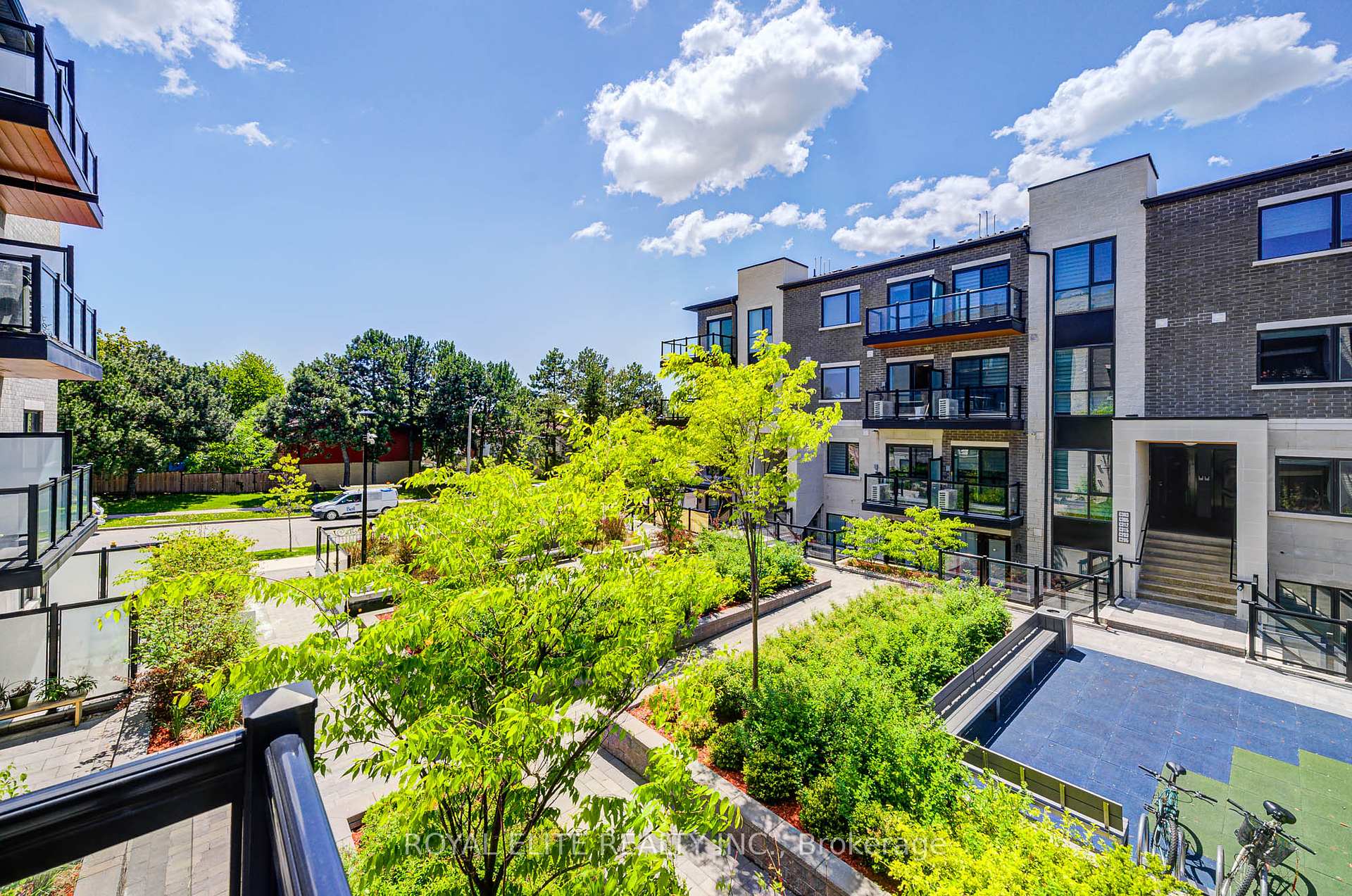 3 Bedrooms Condo at 200 Chester Le, Toronto For sale