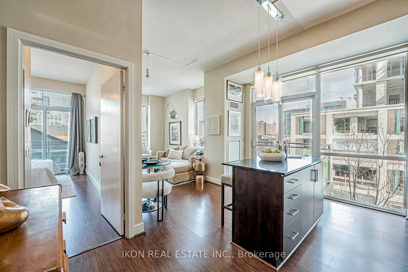 3 Bedrooms Condo at 116 George, Toronto For sale