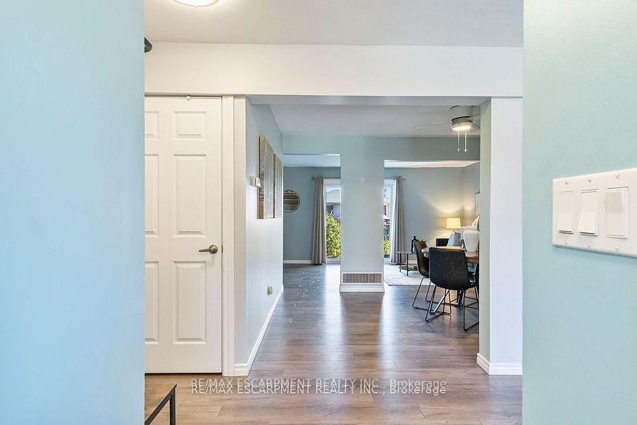 3 Bedrooms Condo at 1301 Upper Gage,  Hamilton For sale