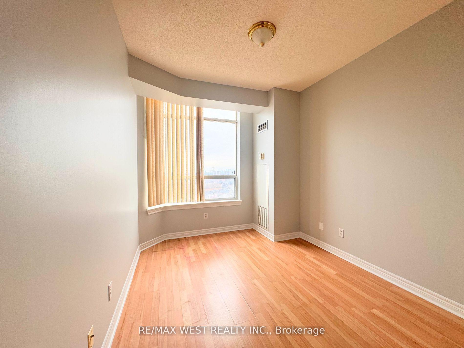 2 Bedrooms Condo at 1700 Eglinton, Toronto For sale